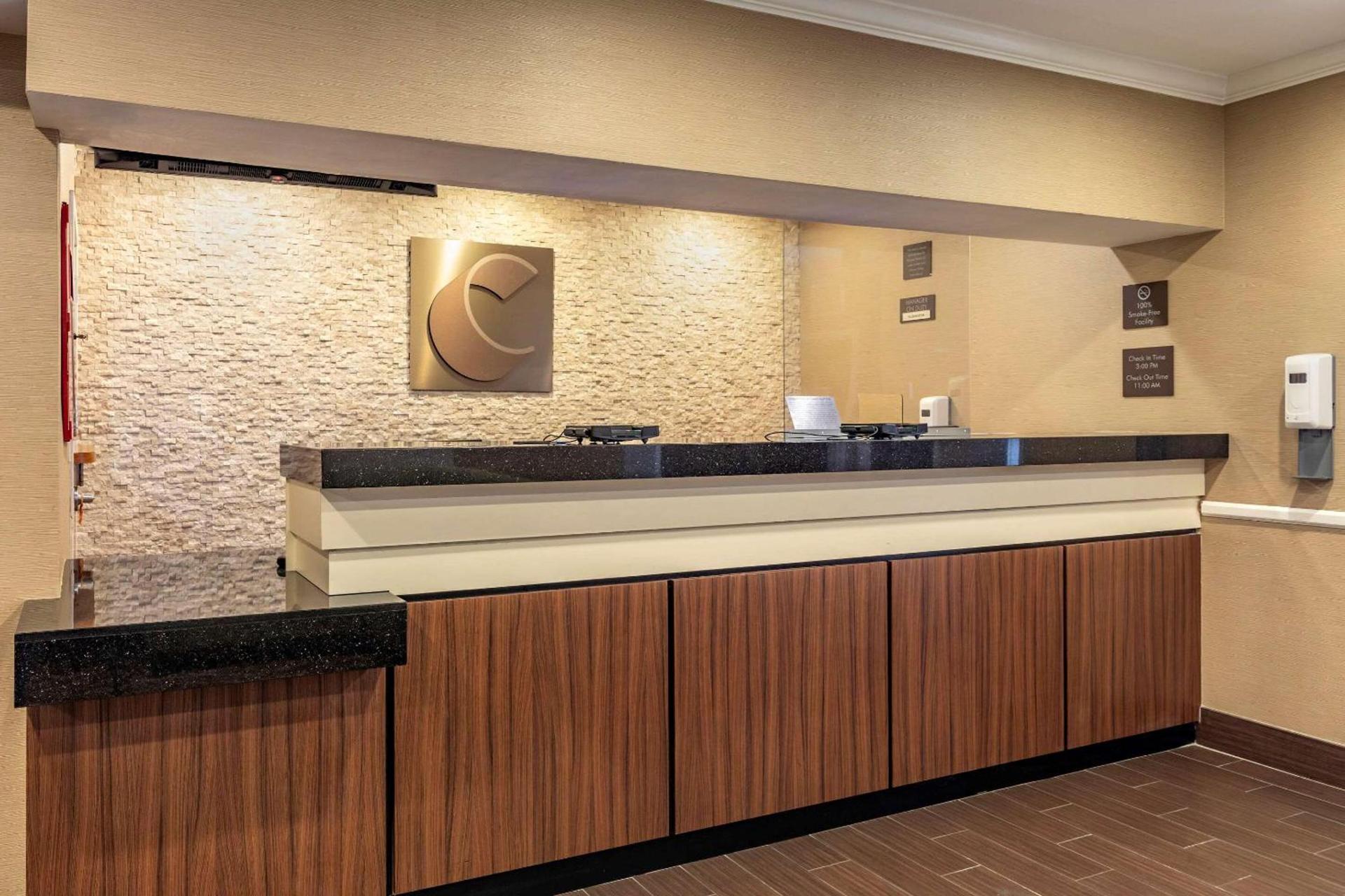 Comfort Inn & Suites North Dallas-Addison photo 4