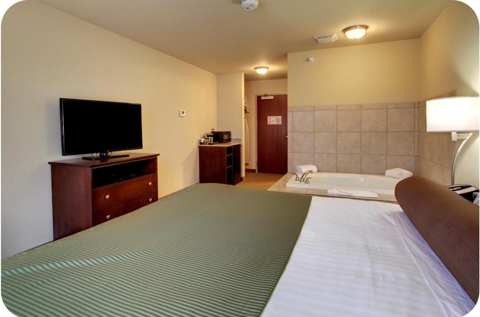Cobblestone Inn & Suites - Durand photo 26