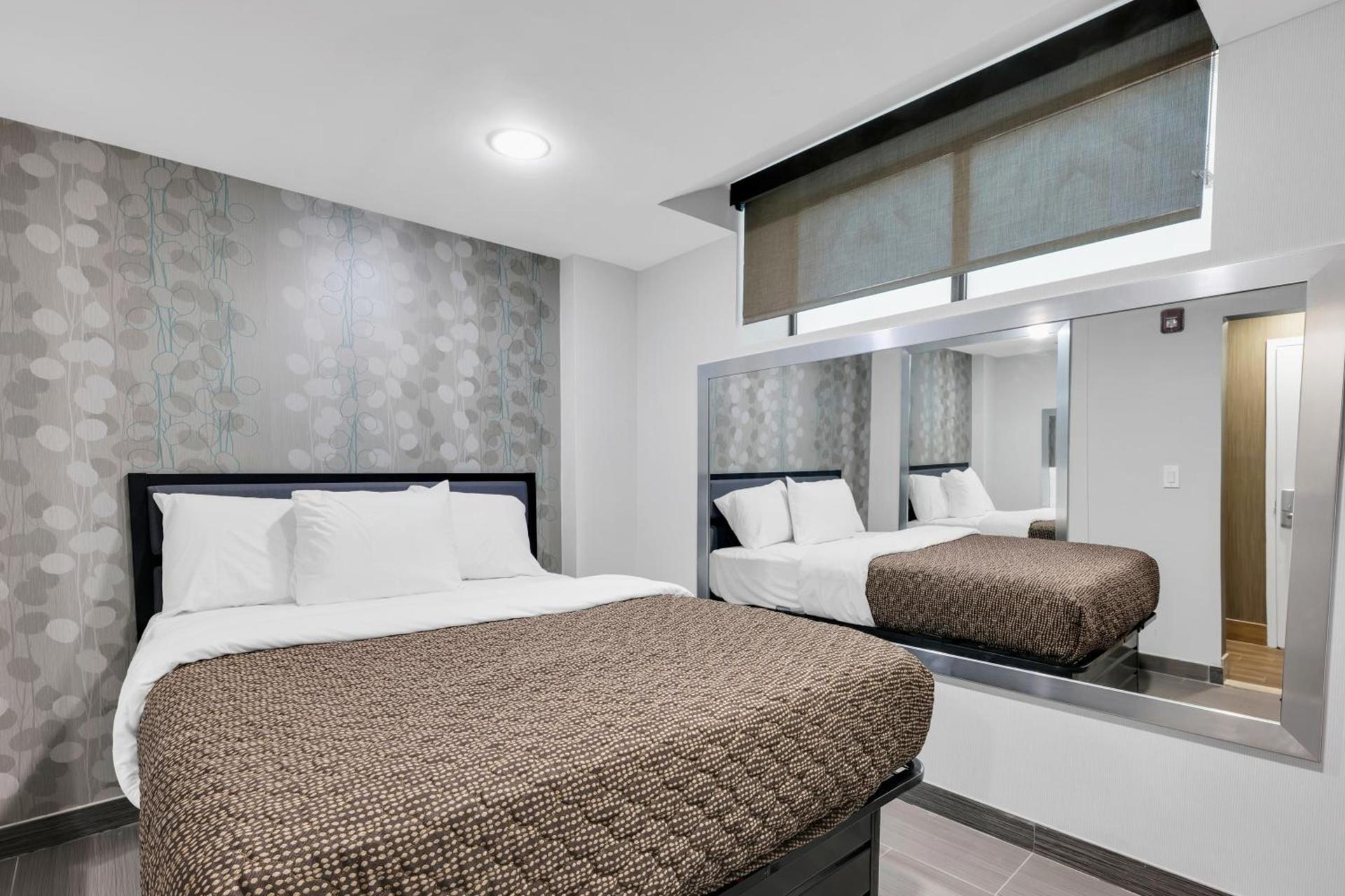Hotel Mint JFK Airport photo 2