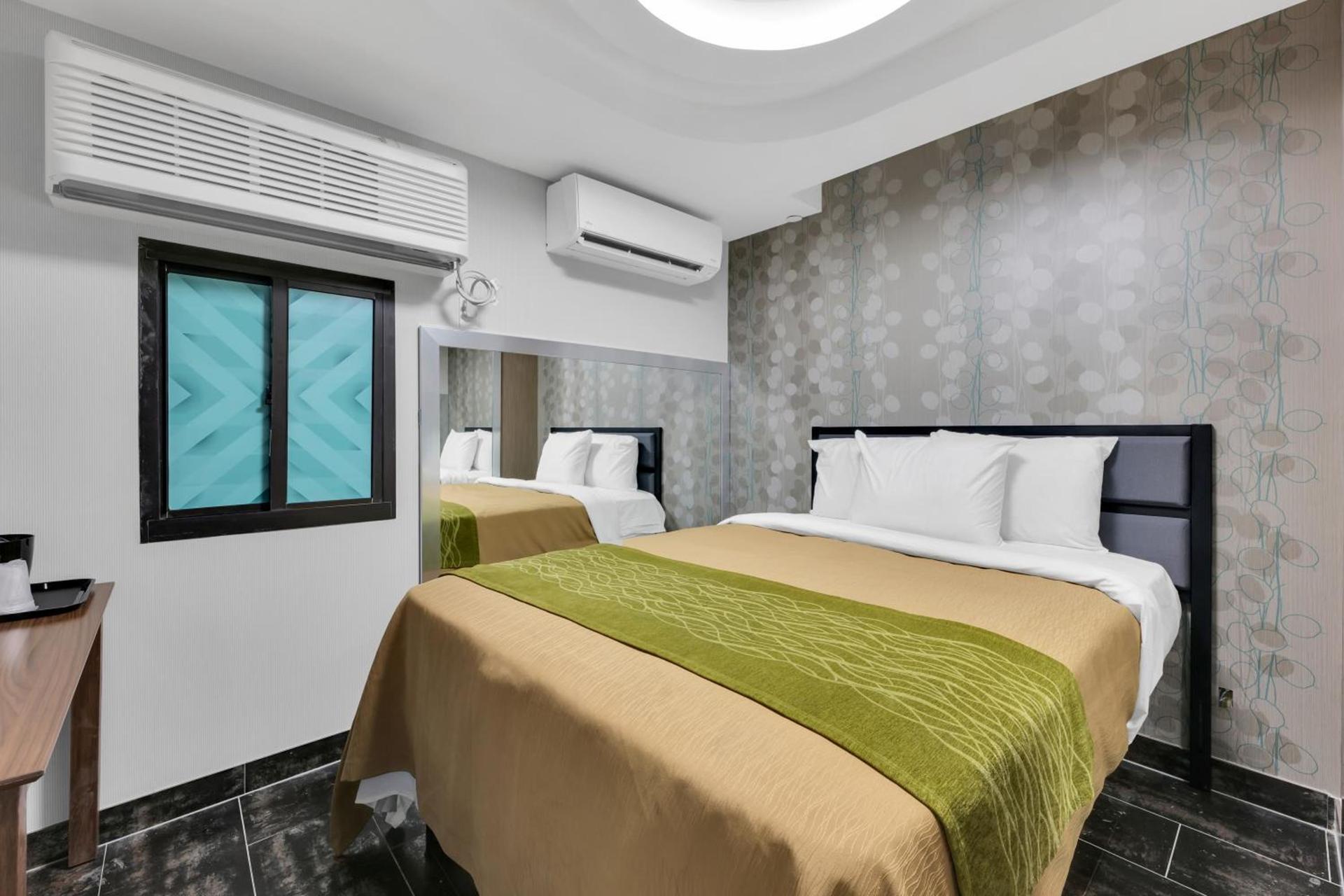 Hotel Mint JFK Airport photo 26