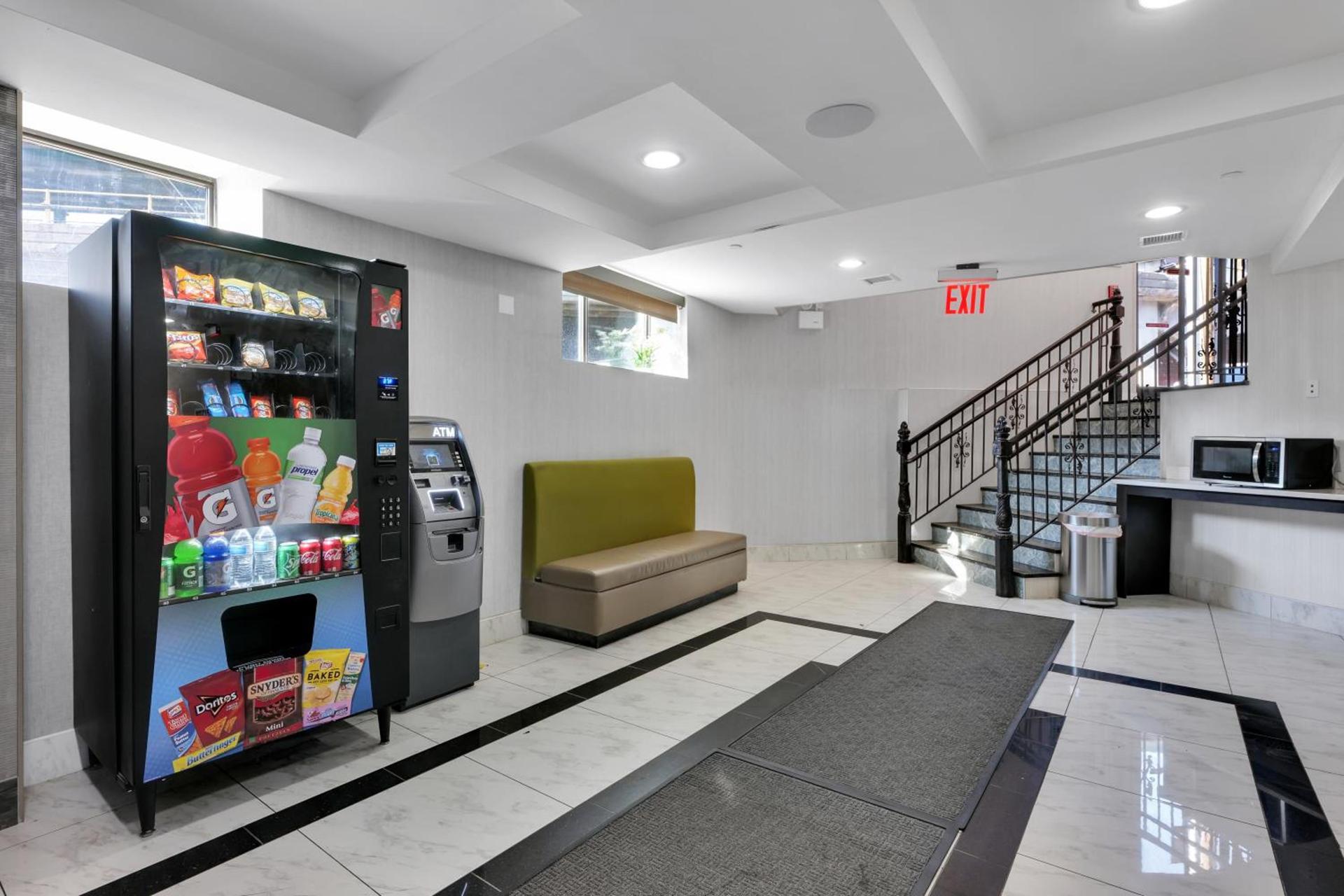 Hotel Mint JFK Airport photo 8