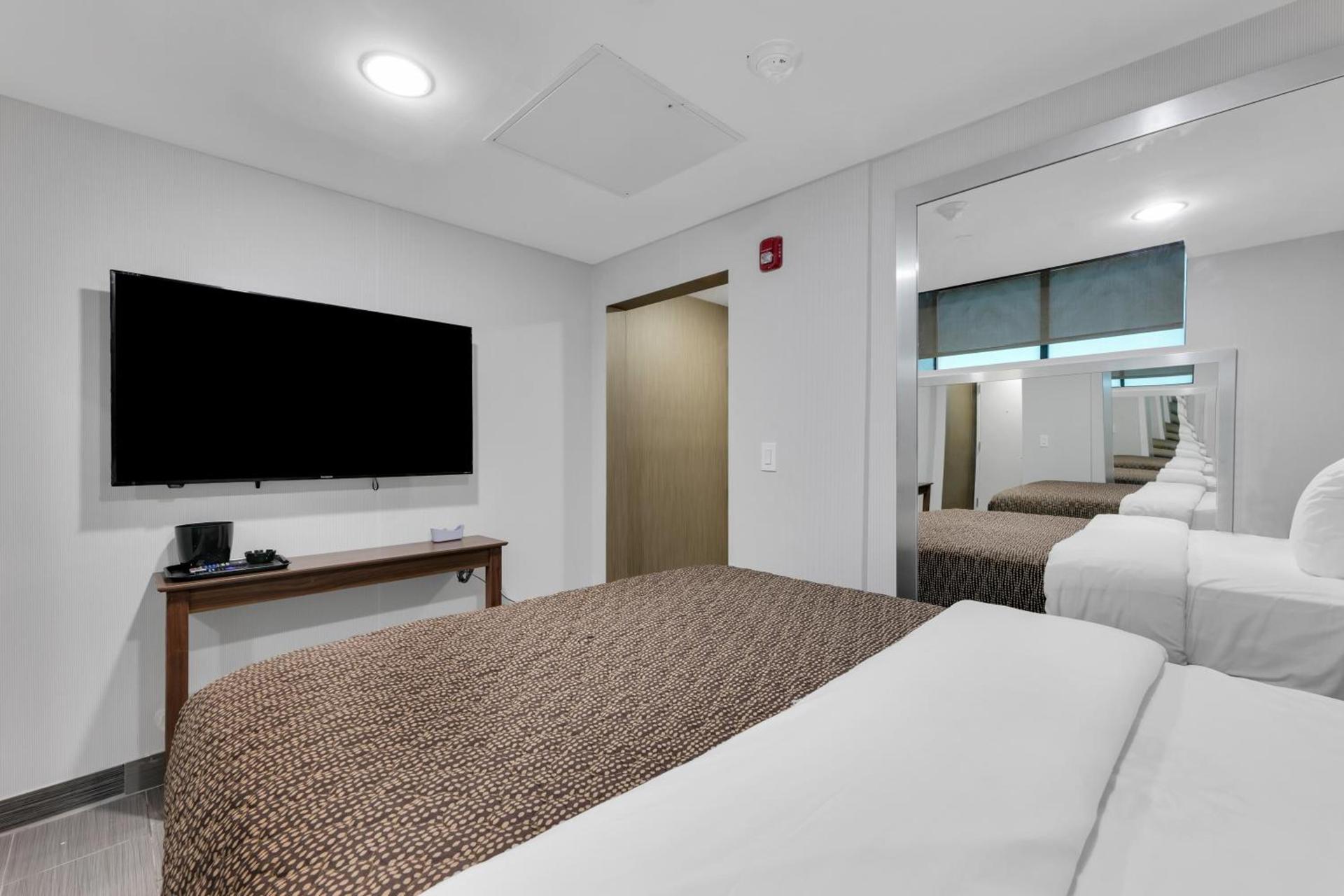 Hotel Mint JFK Airport photo 28