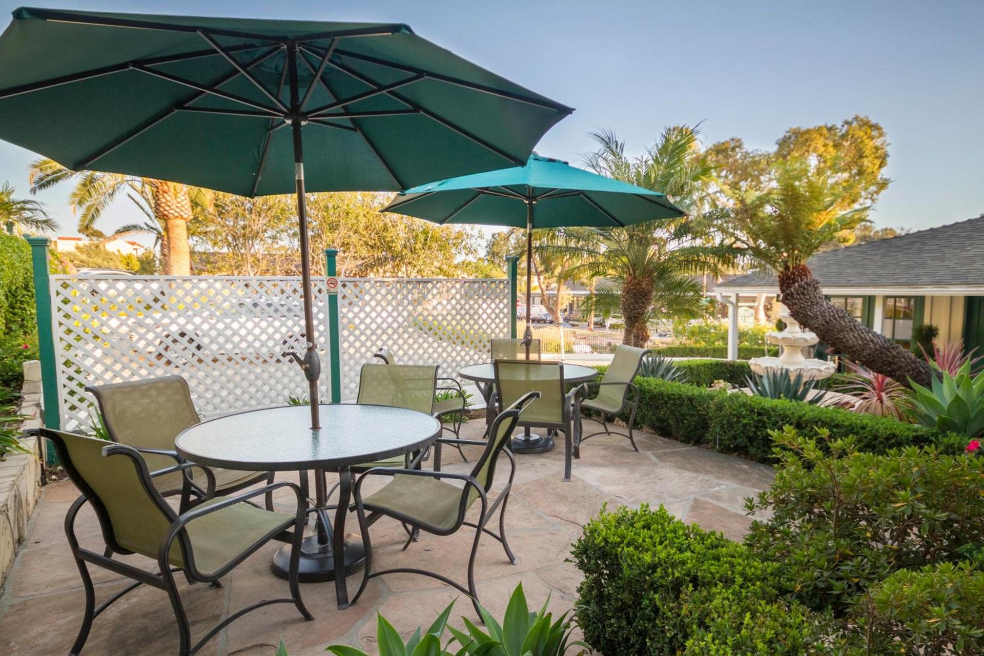 Coast Village Inn photo 20