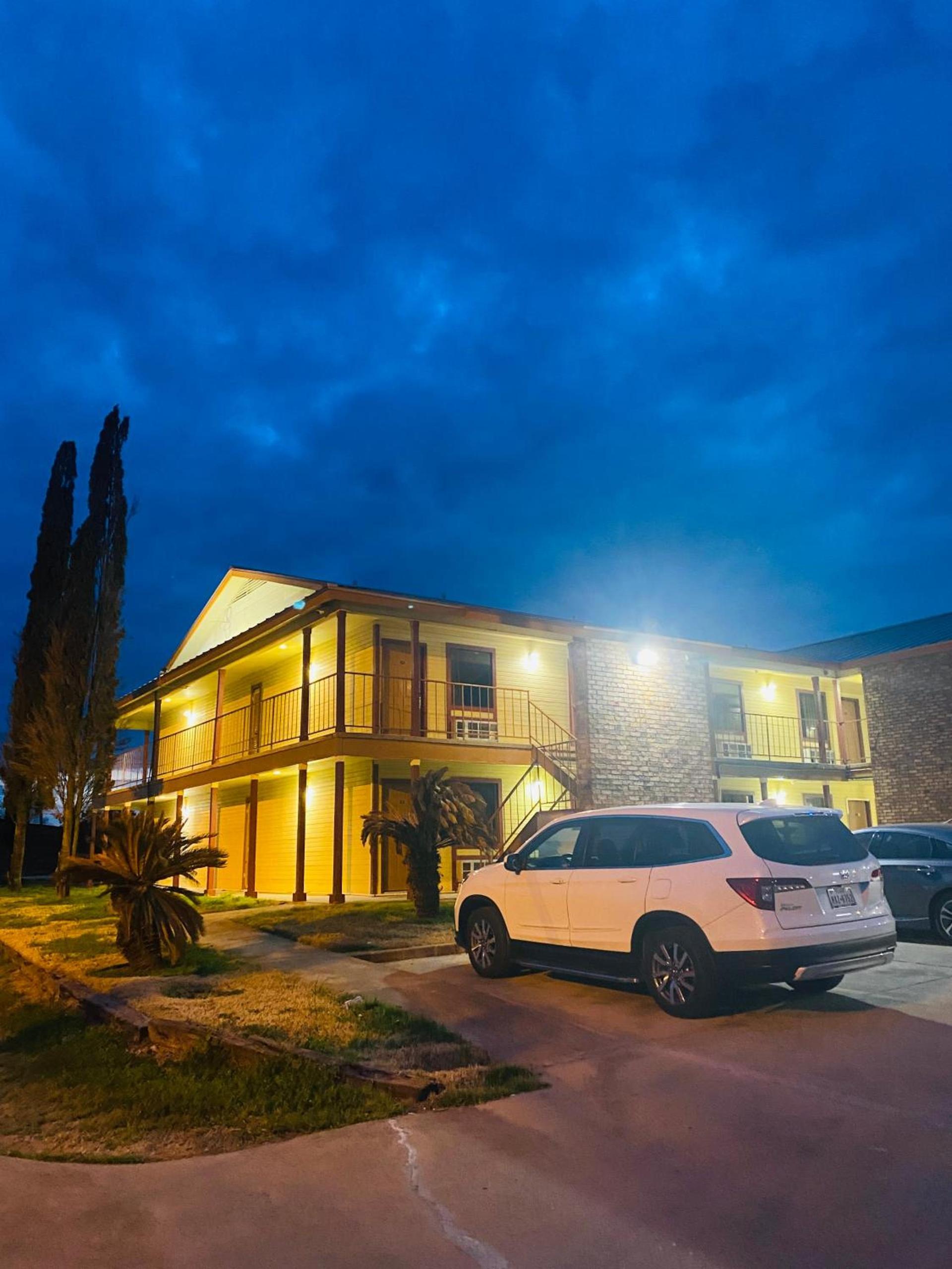 Coachway Inn photo 15