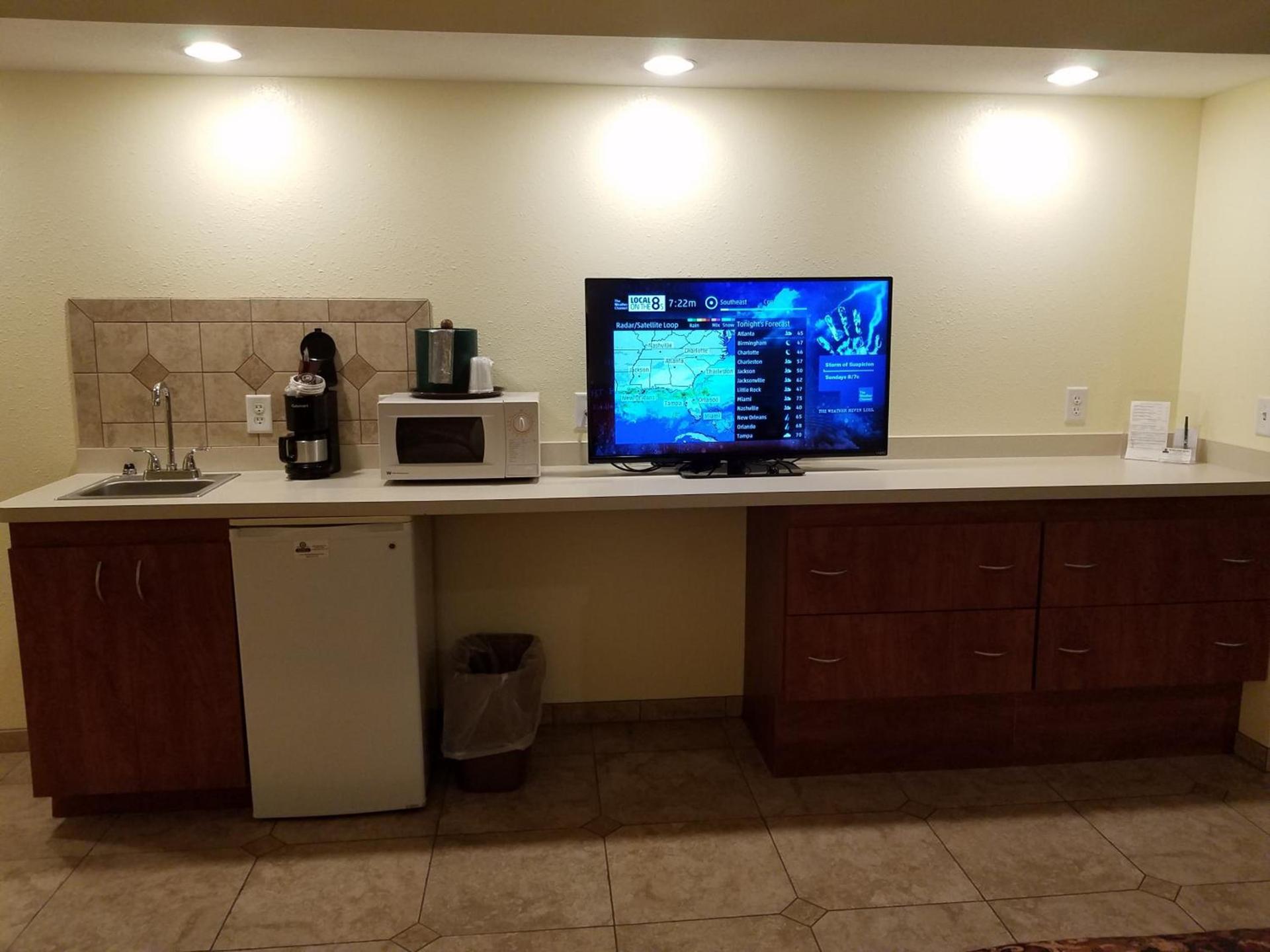 Black Hawk Motel & Suites photo 61