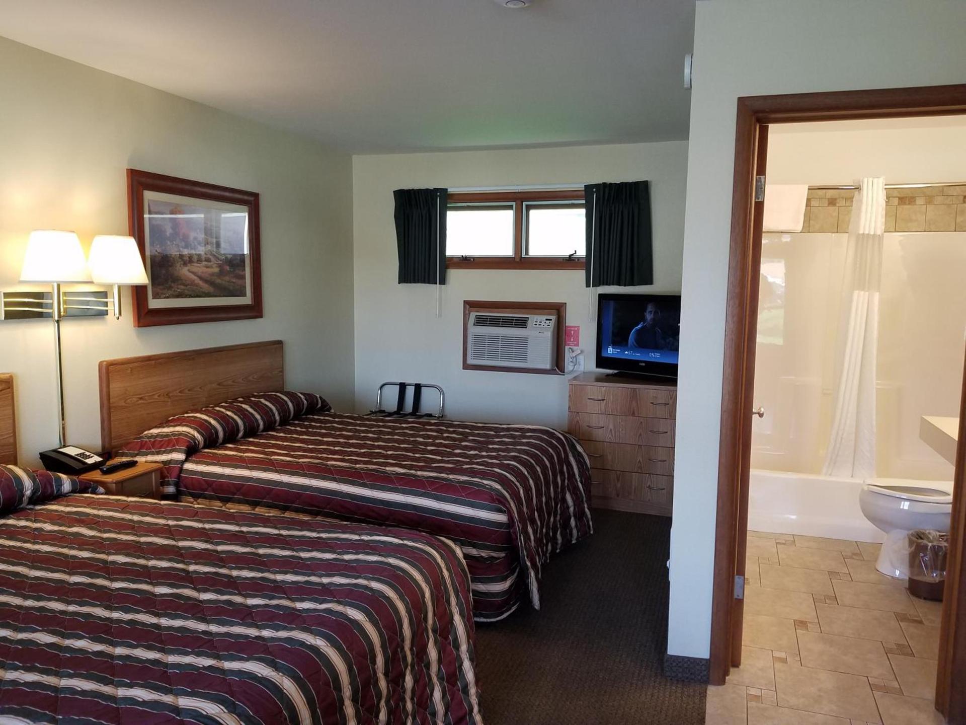 Black Hawk Motel & Suites photo 63