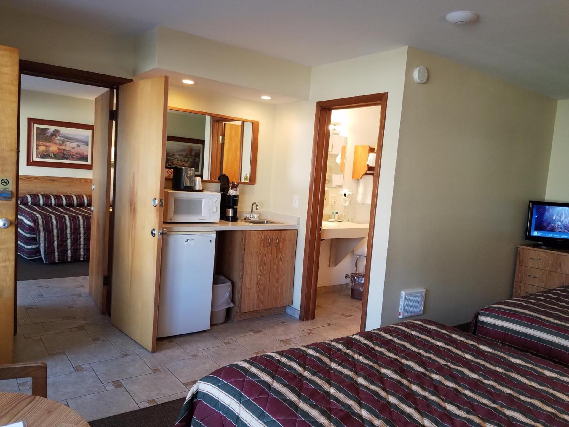 Black Hawk Motel & Suites photo 68