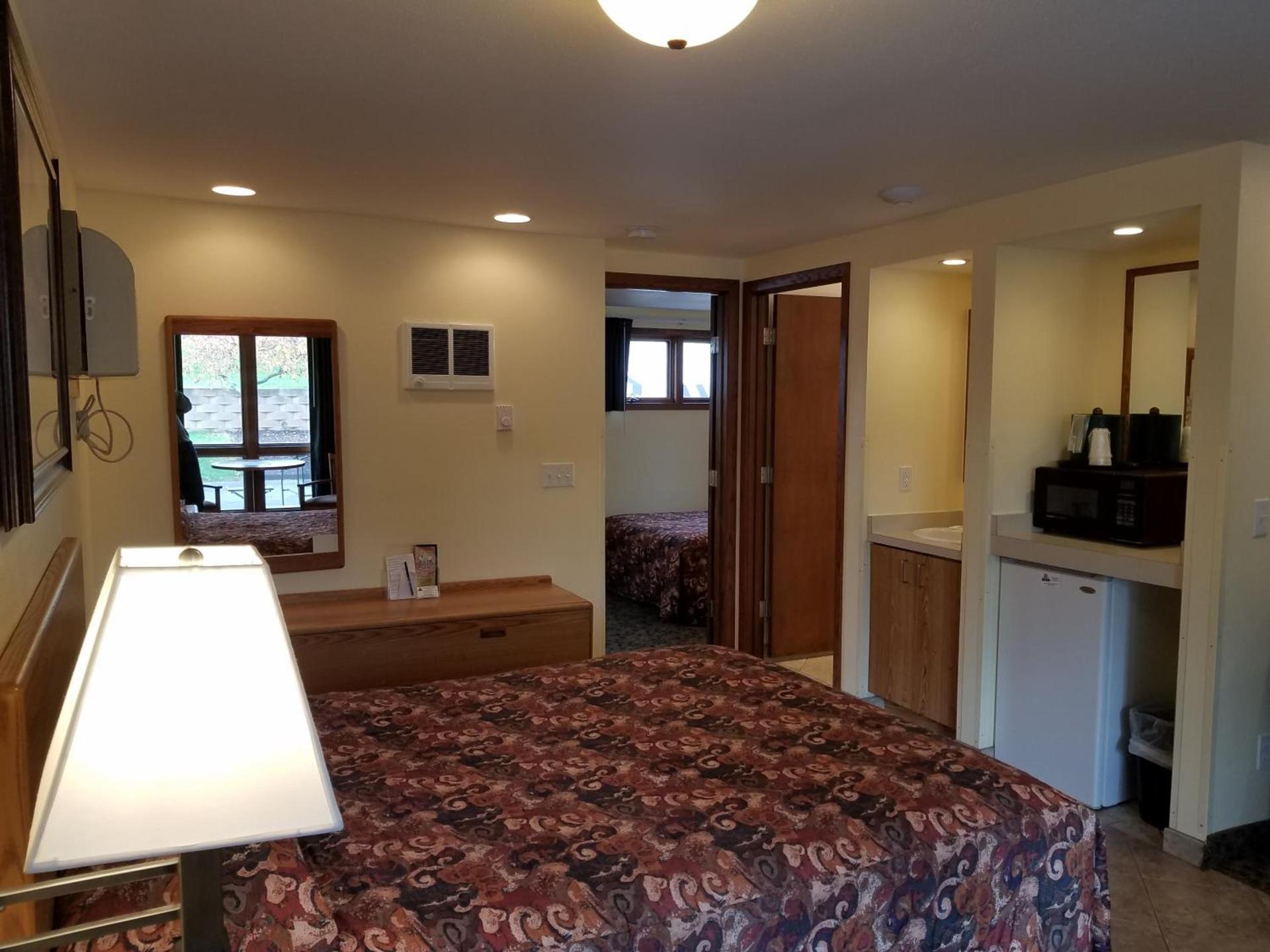 Black Hawk Motel & Suites photo 76