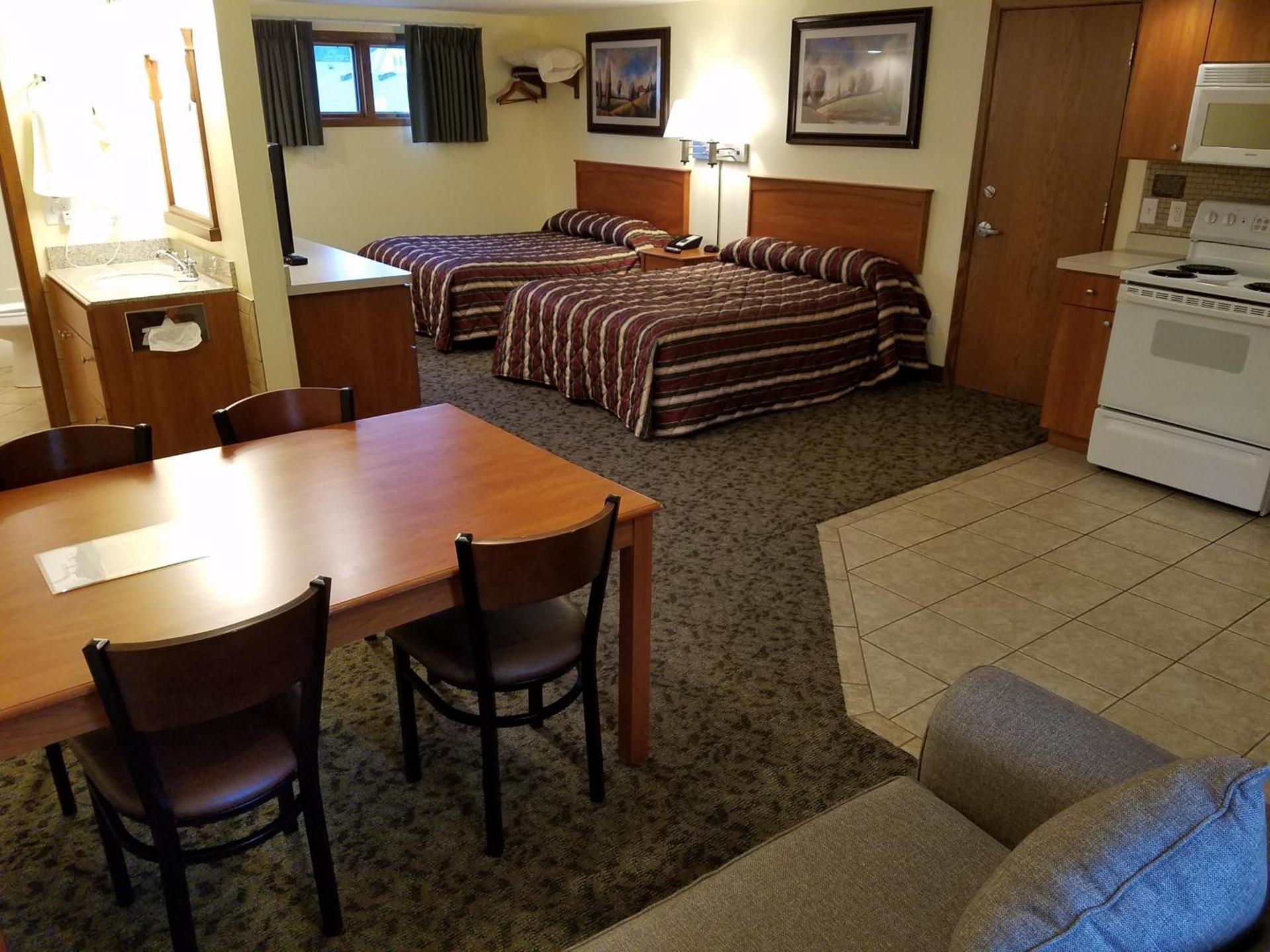 Black Hawk Motel & Suites photo 86