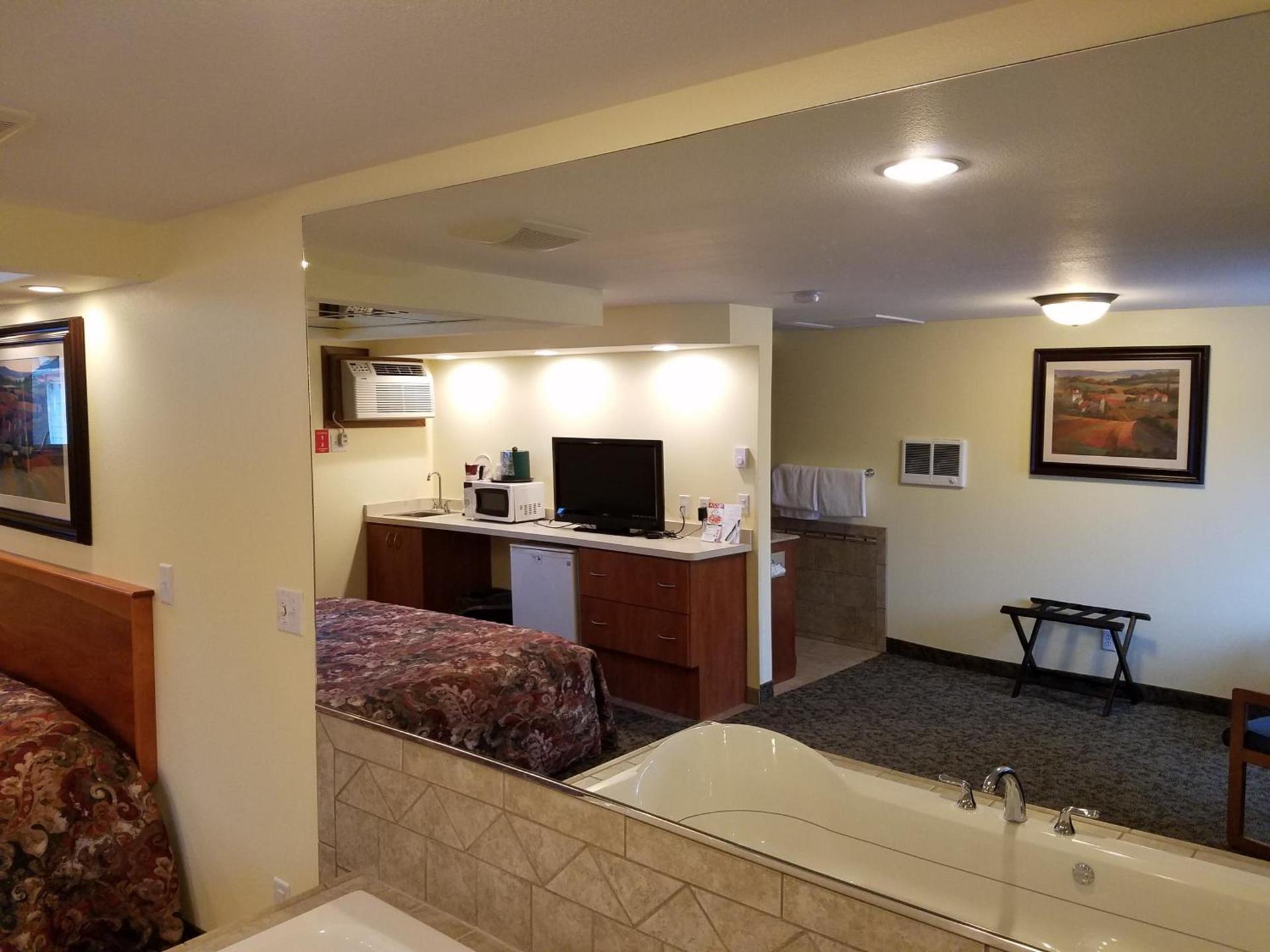 Black Hawk Motel & Suites photo 89