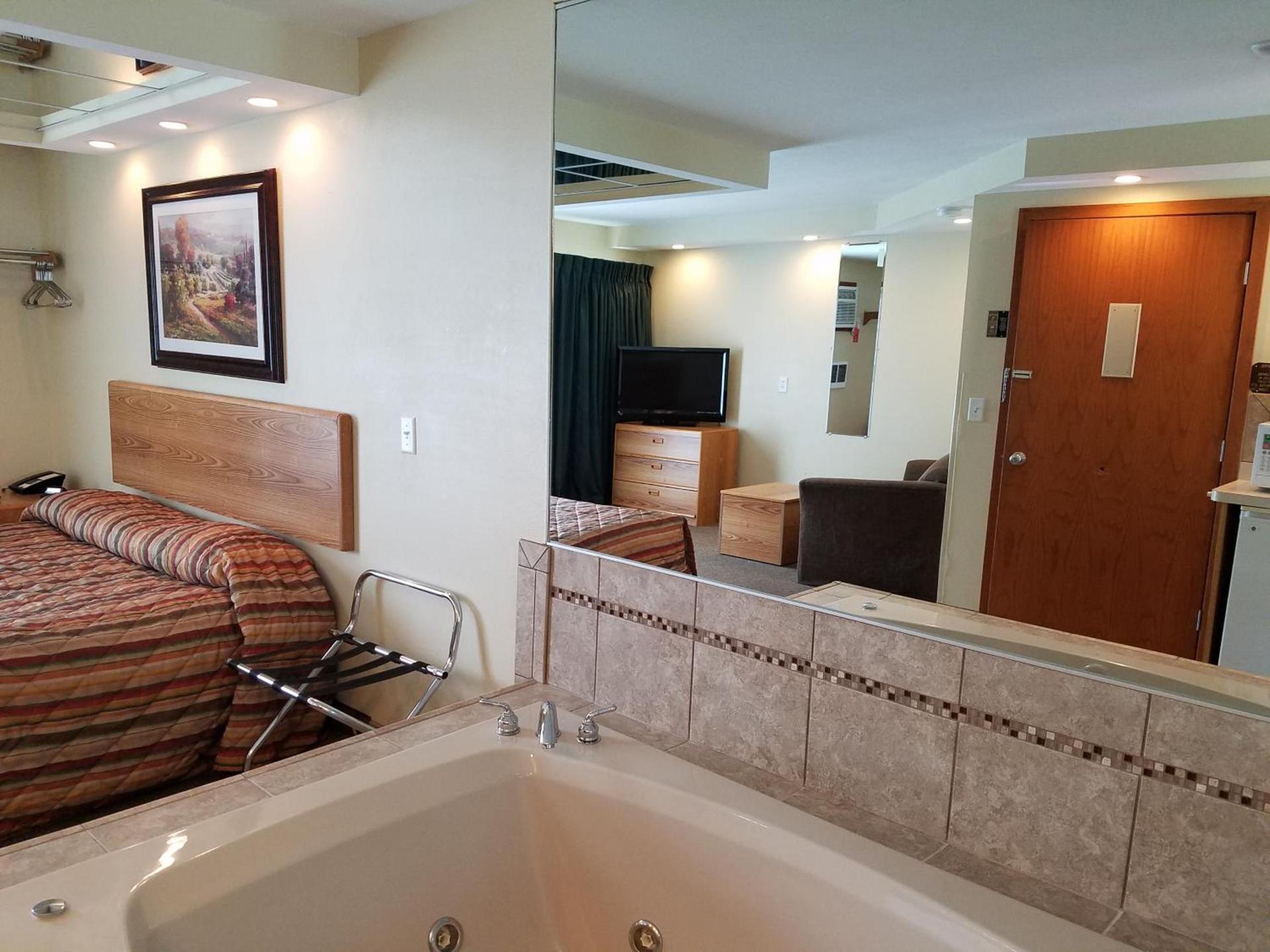 Black Hawk Motel & Suites photo 98