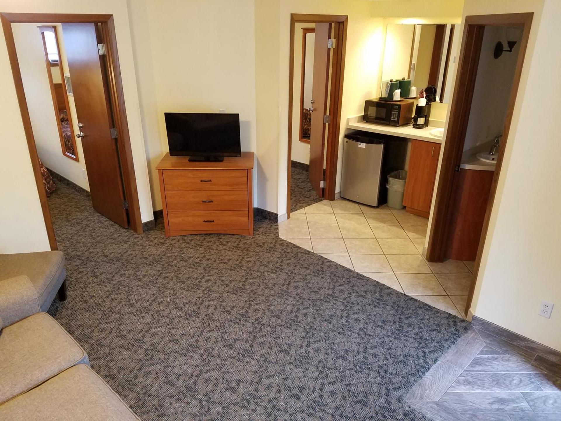 Black Hawk Motel & Suites photo 99