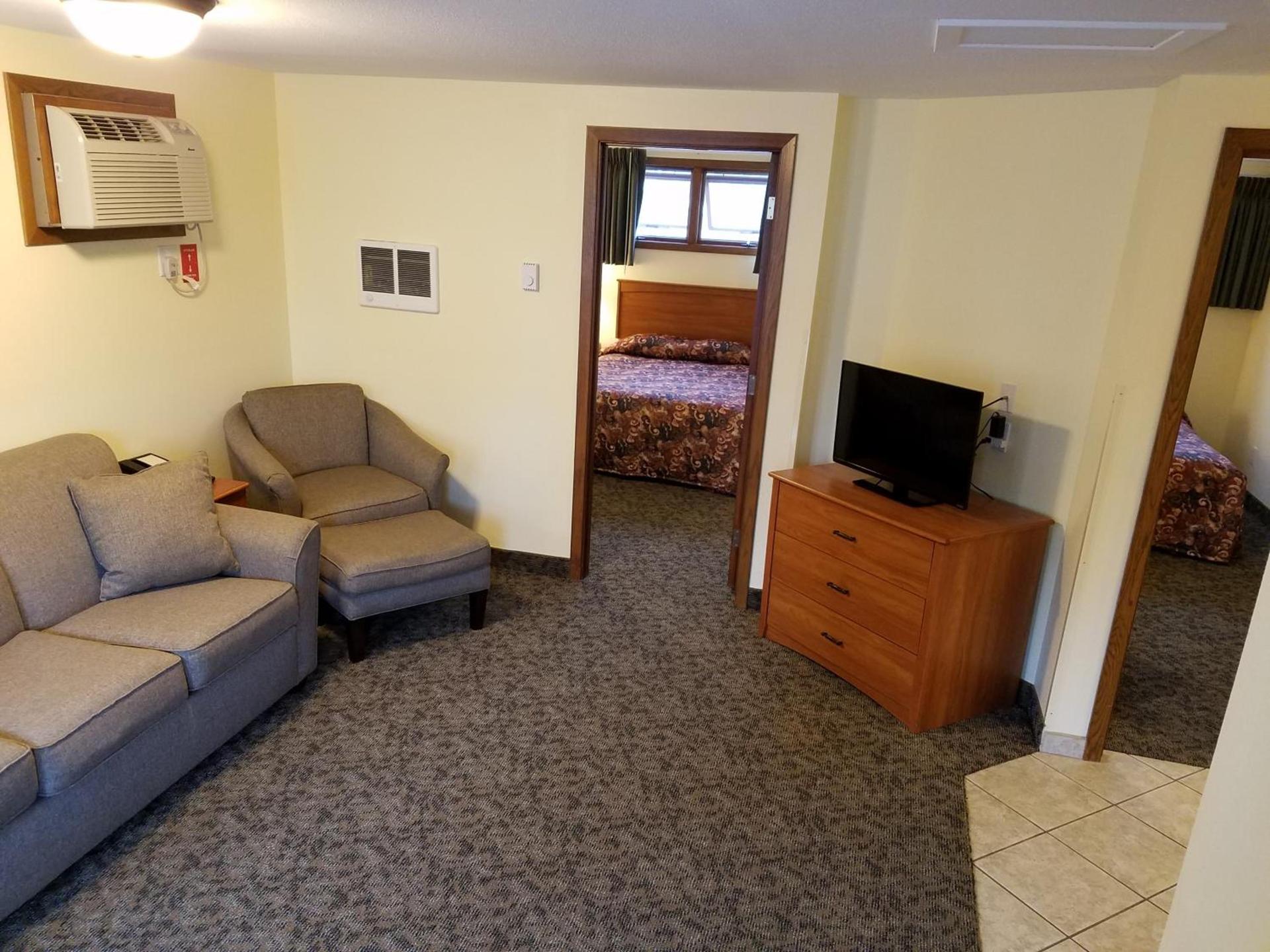 Black Hawk Motel & Suites photo 100