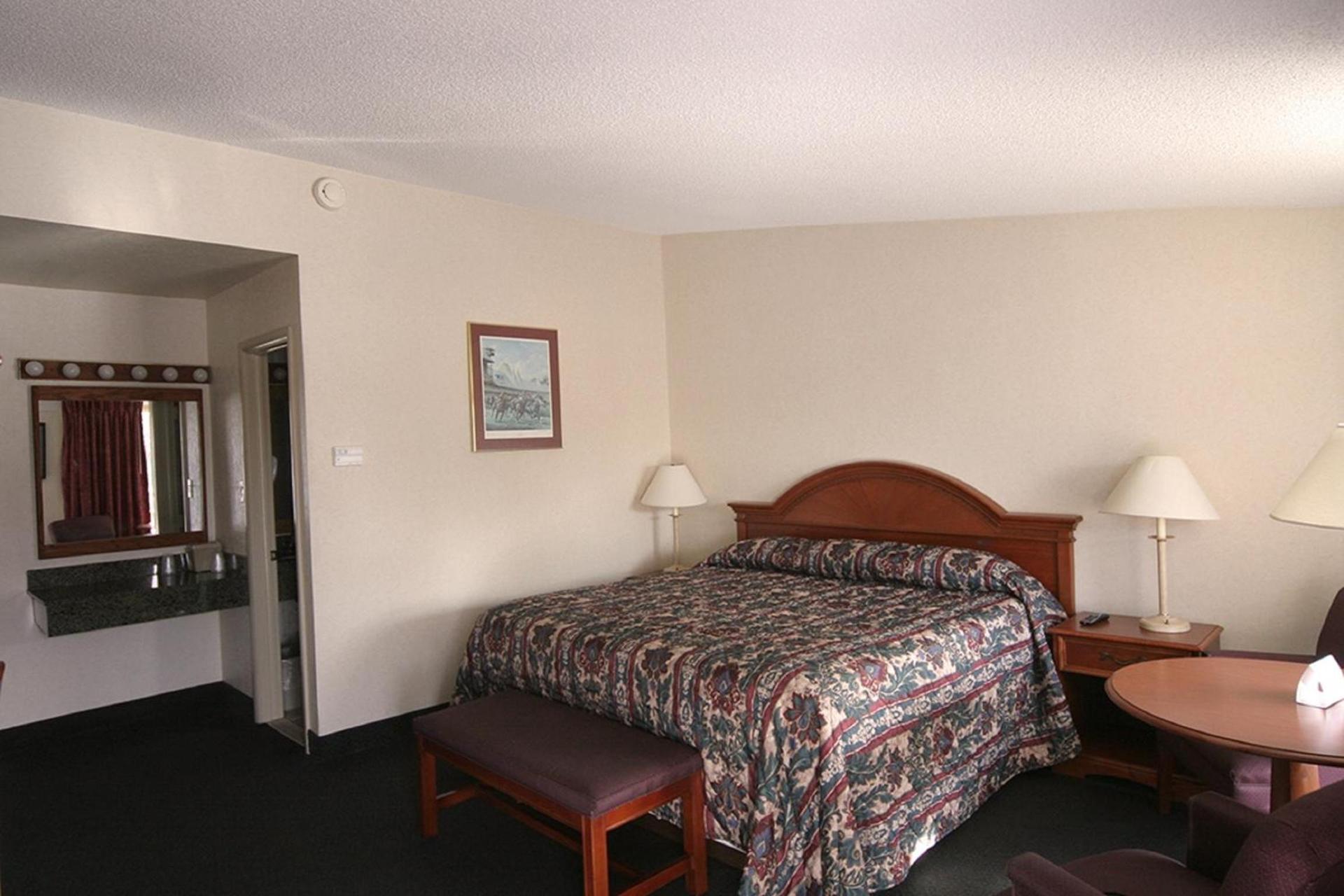 Landmark Motor Inn photo 73