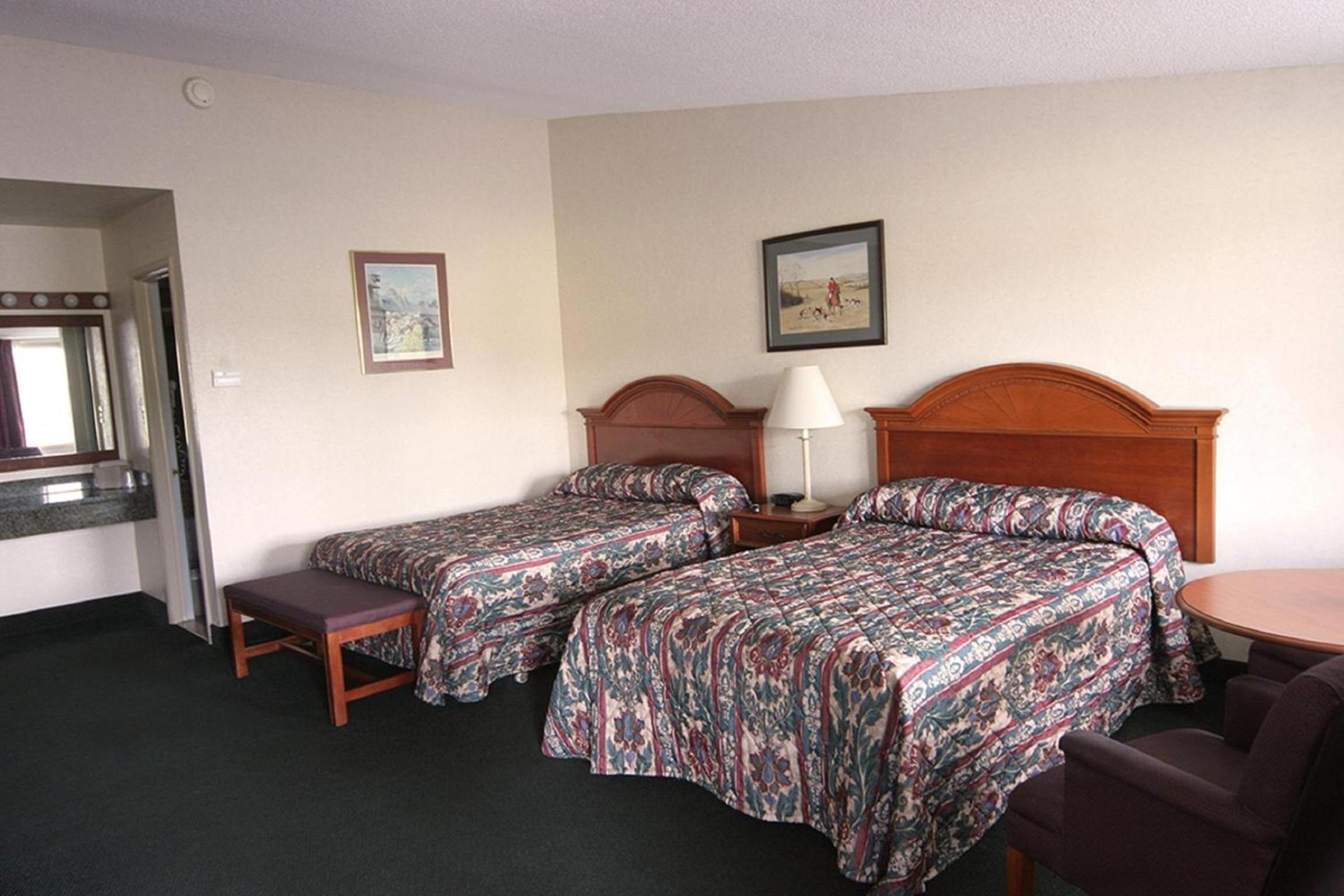 Landmark Motor Inn photo 75