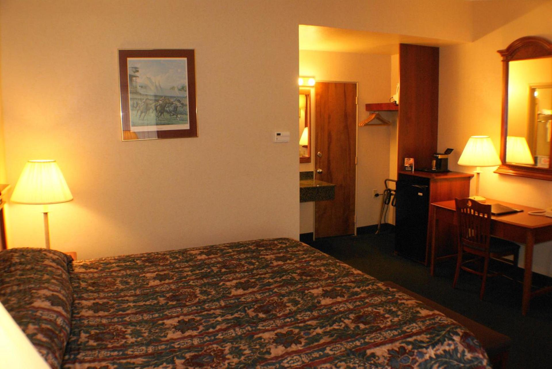 Landmark Motor Inn photo 80