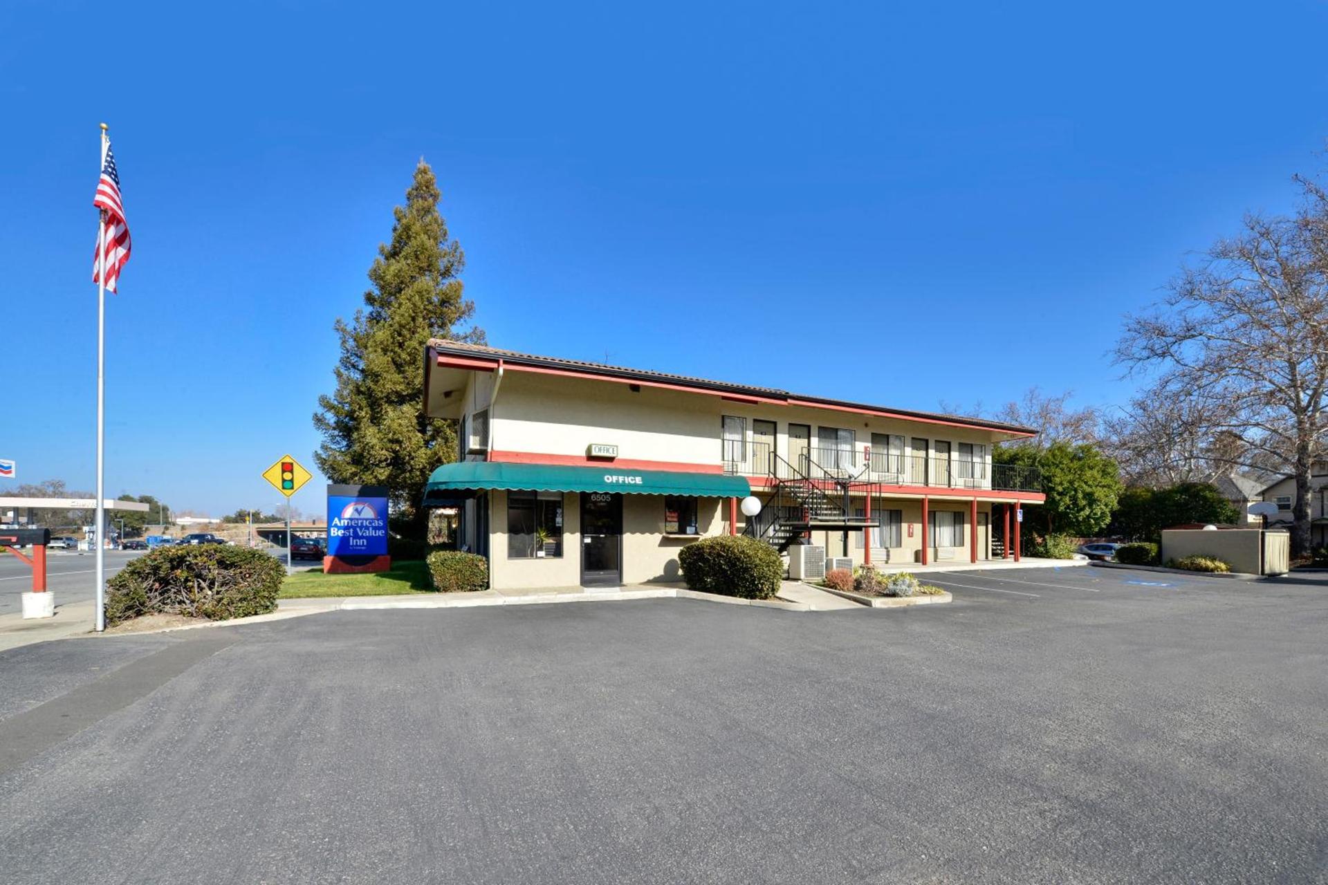 Atascadero Inn photo 1