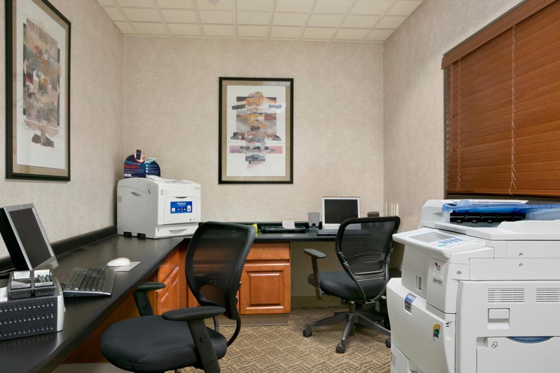 Wingate by Wyndham Green Bay photo 14
