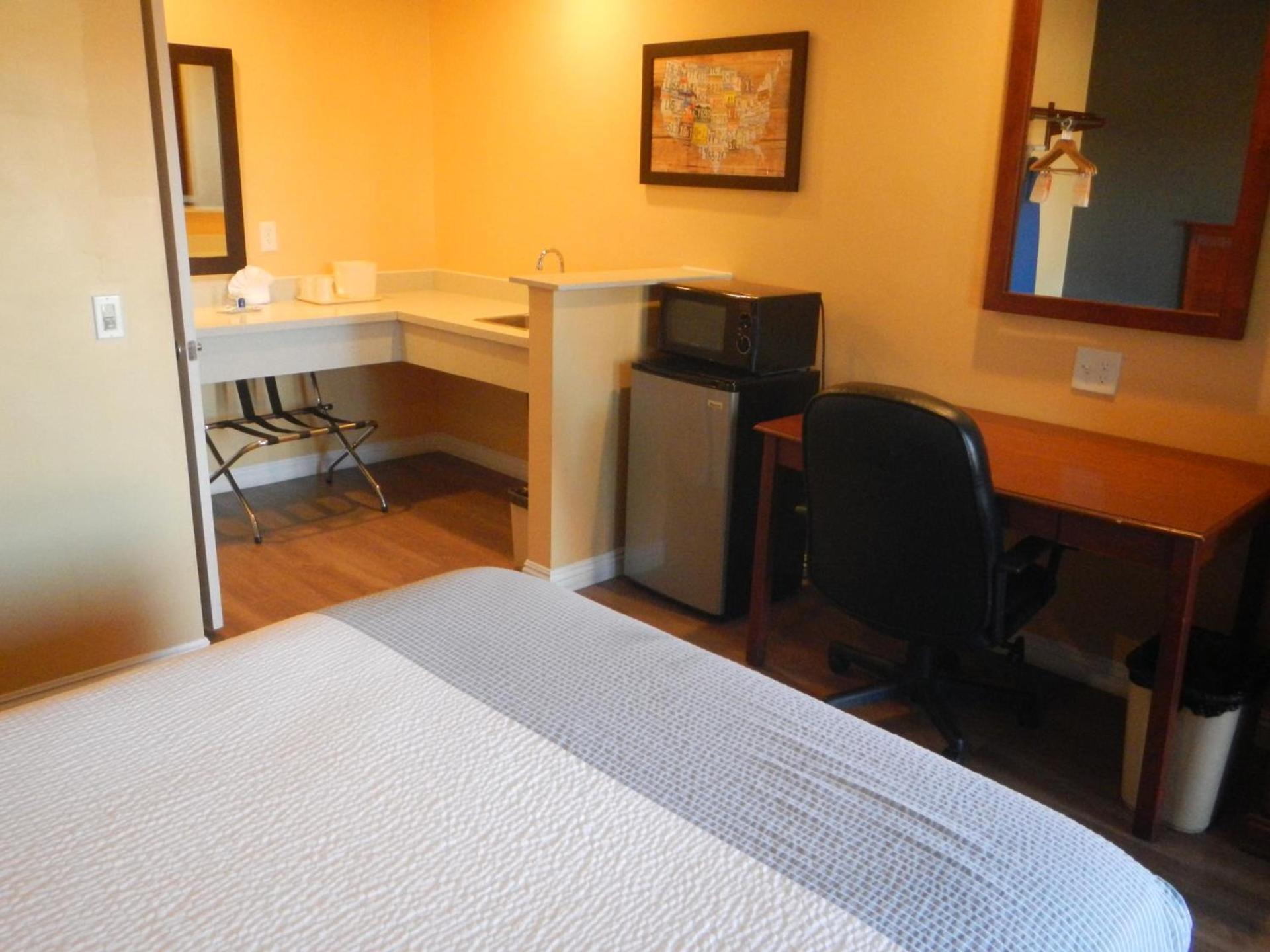 Rodeway Inn Carson - Los Angeles South photo 2