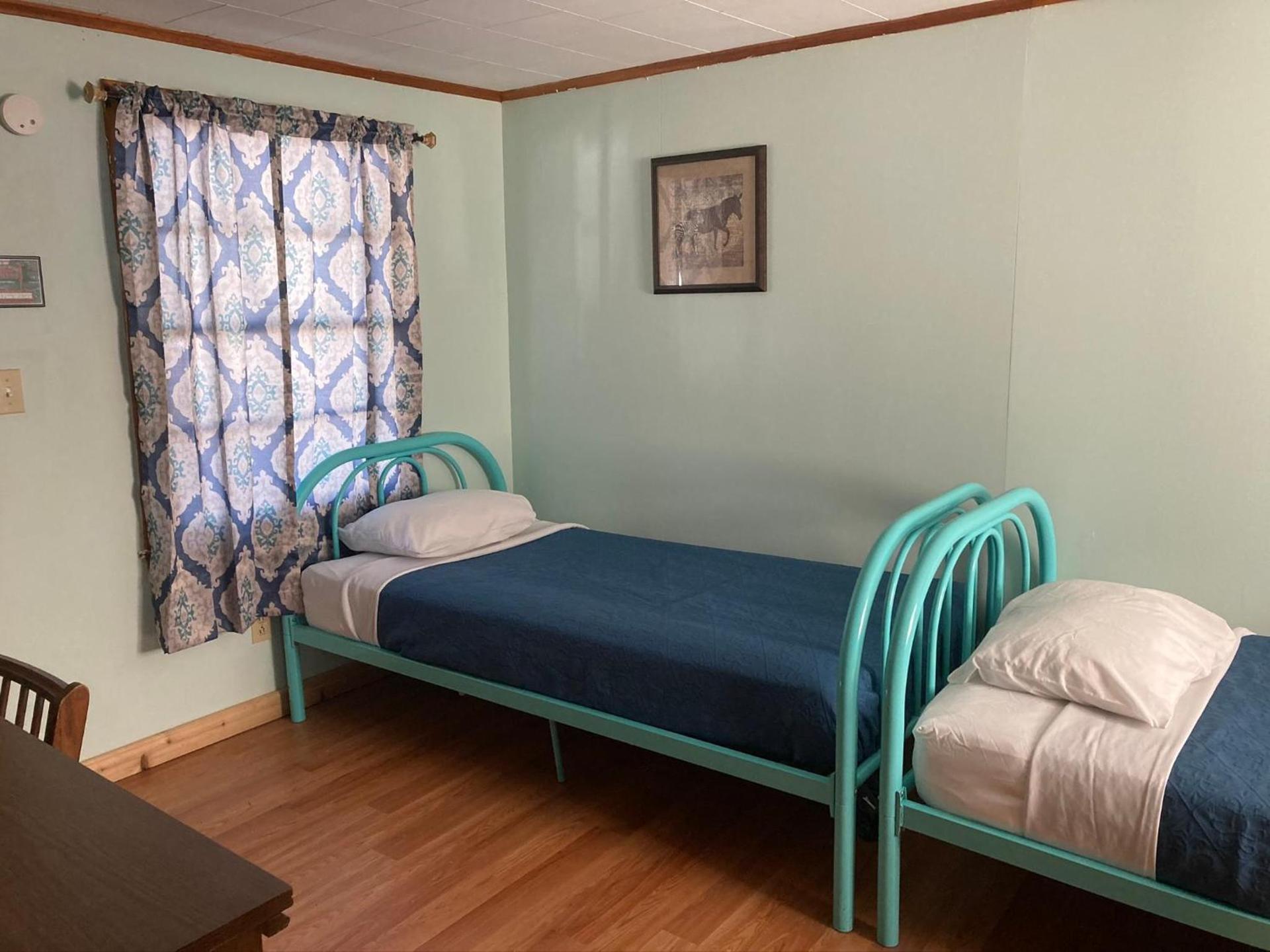 Hillside Motel photo 58
