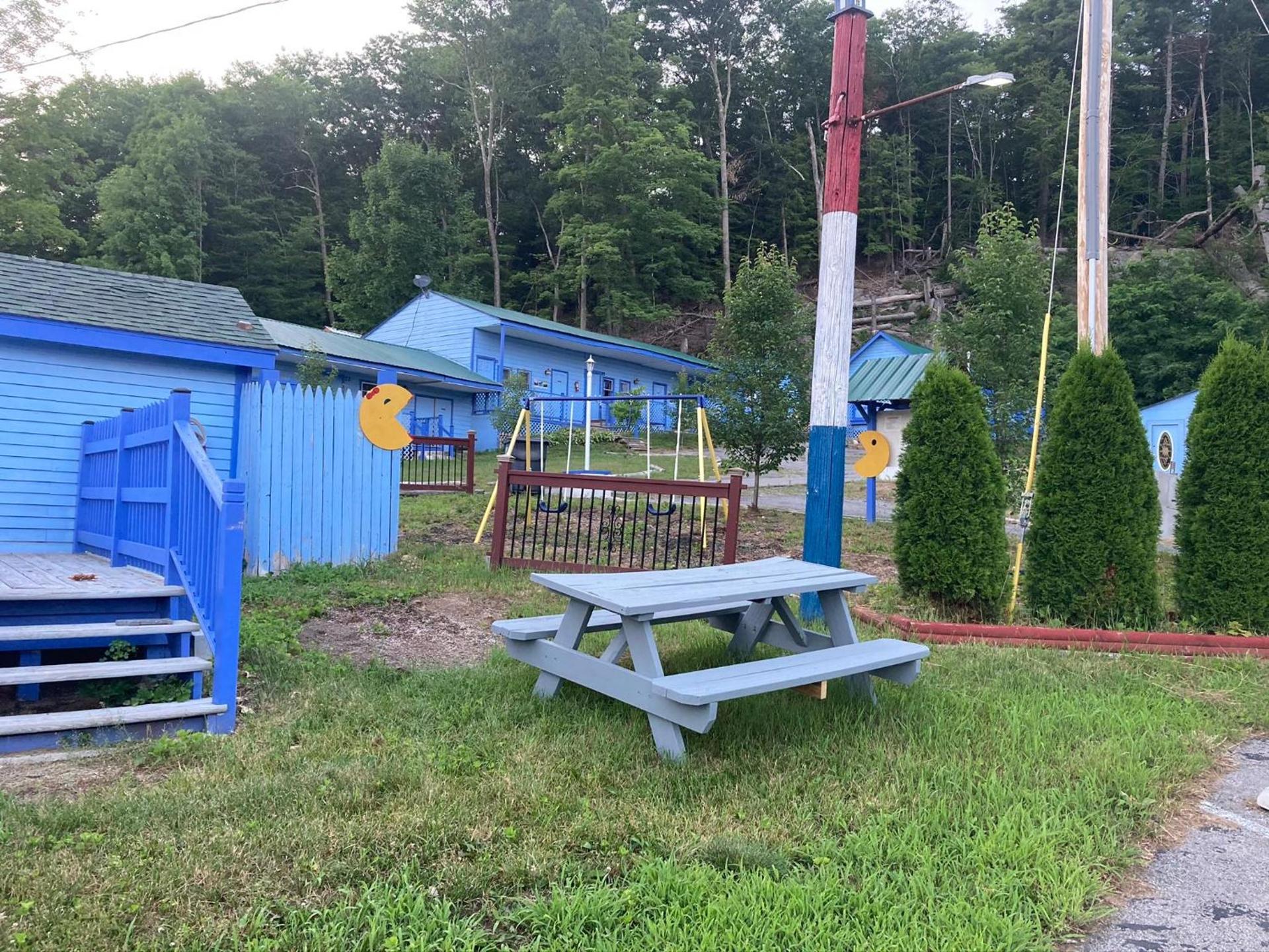 Hillside Motel photo 49