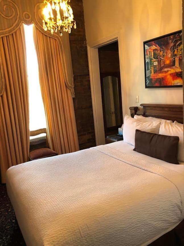 Lafitte Hotel & Bar photo 29