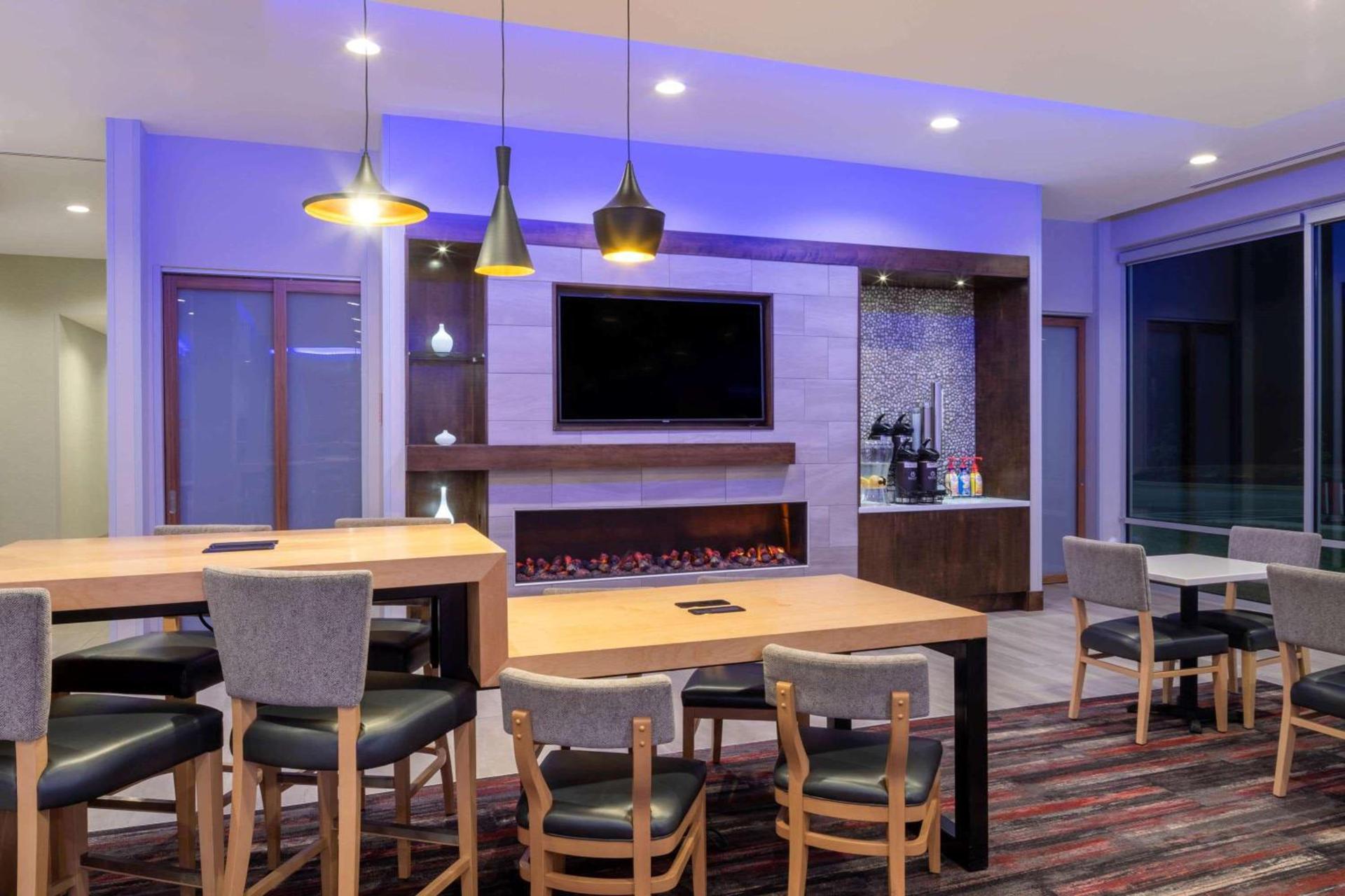 La Quinta by Wyndham Greensboro Airport High Point photo 33