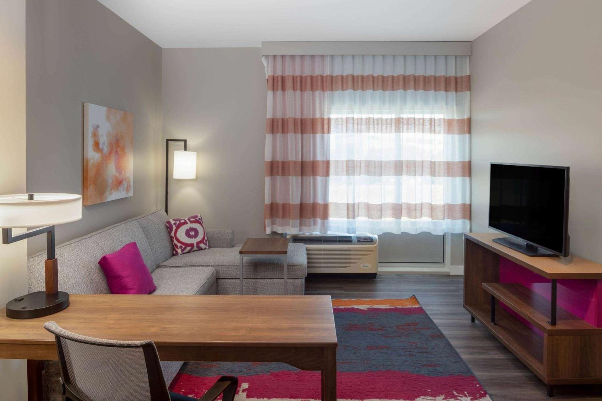 La Quinta by Wyndham Greensboro Airport High Point photo 24
