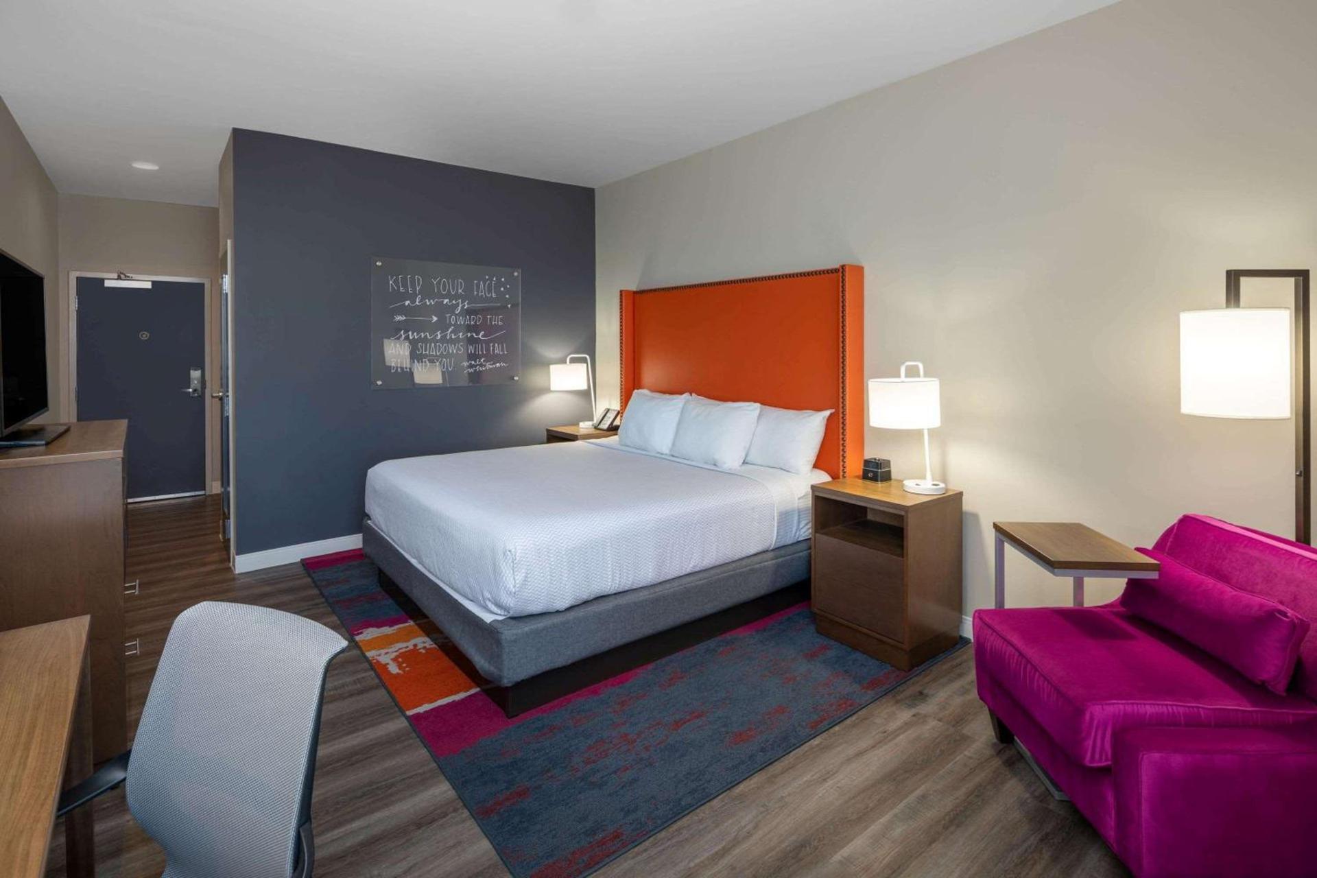 La Quinta by Wyndham Greensboro Airport High Point photo 17