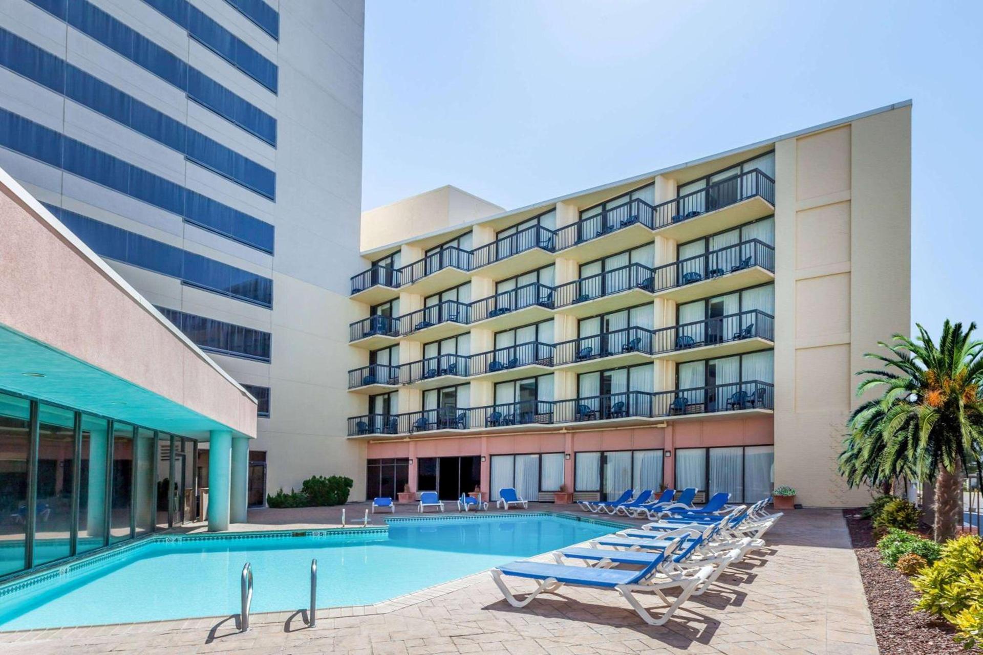 Wyndham Virginia Beach Oceanfront photo 12