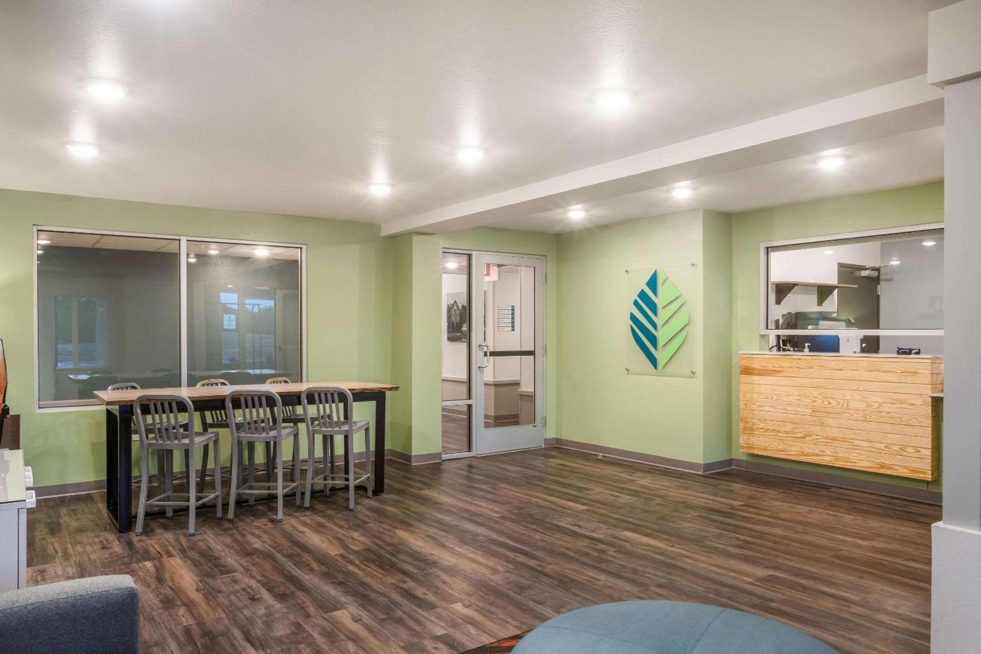 WoodSpring Suites Atlanta Newnan photo 7