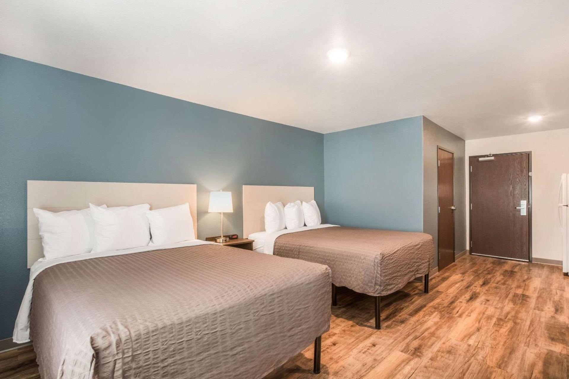 WoodSpring Suites Atlanta Newnan photo 11