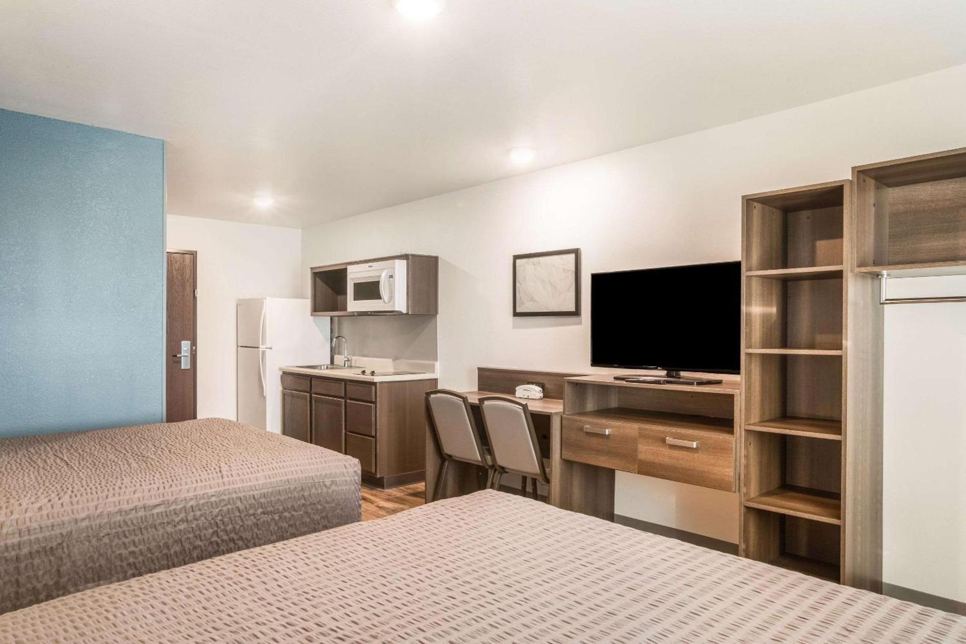 WoodSpring Suites Atlanta Newnan photo 12