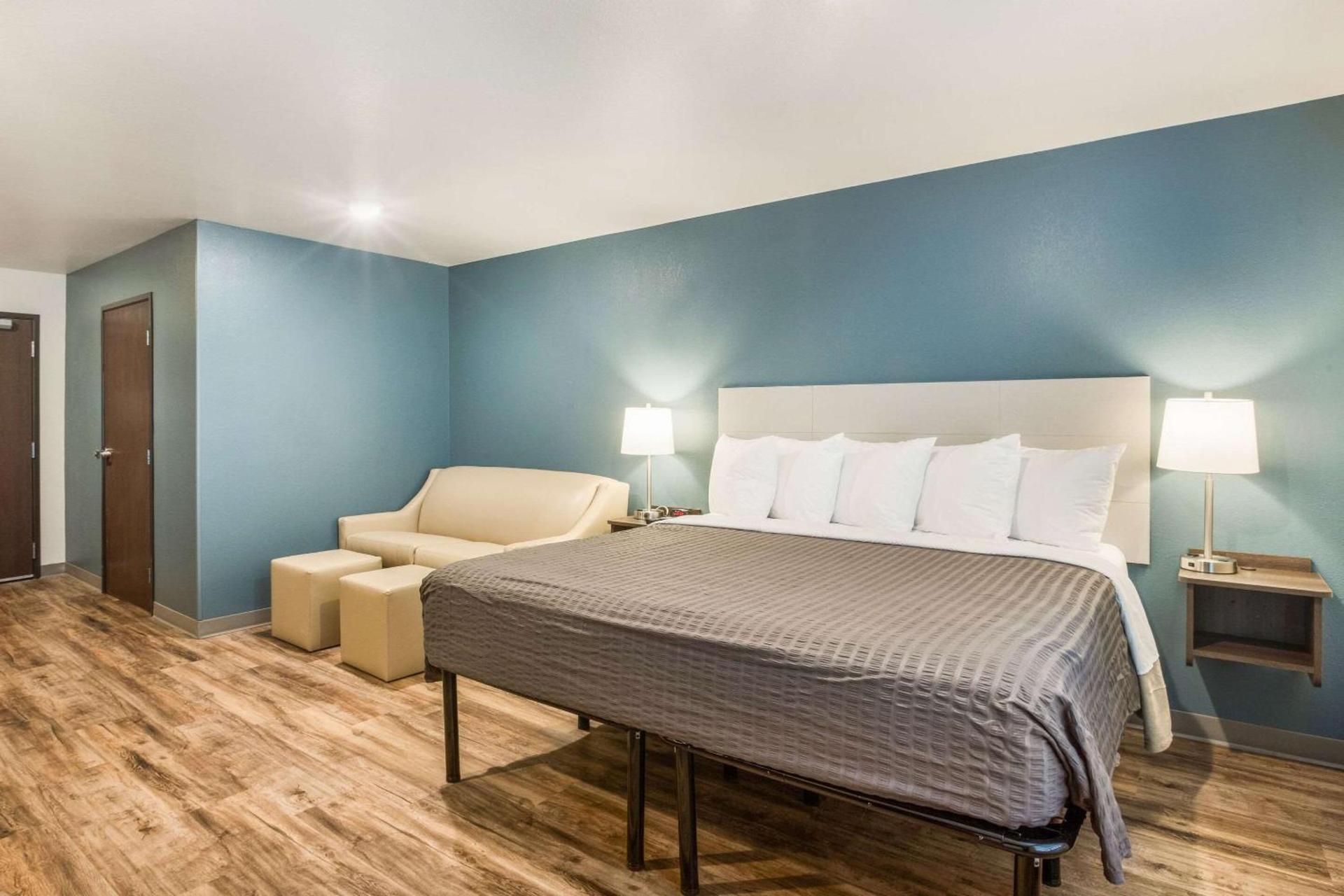 WoodSpring Suites Atlanta Newnan photo 20
