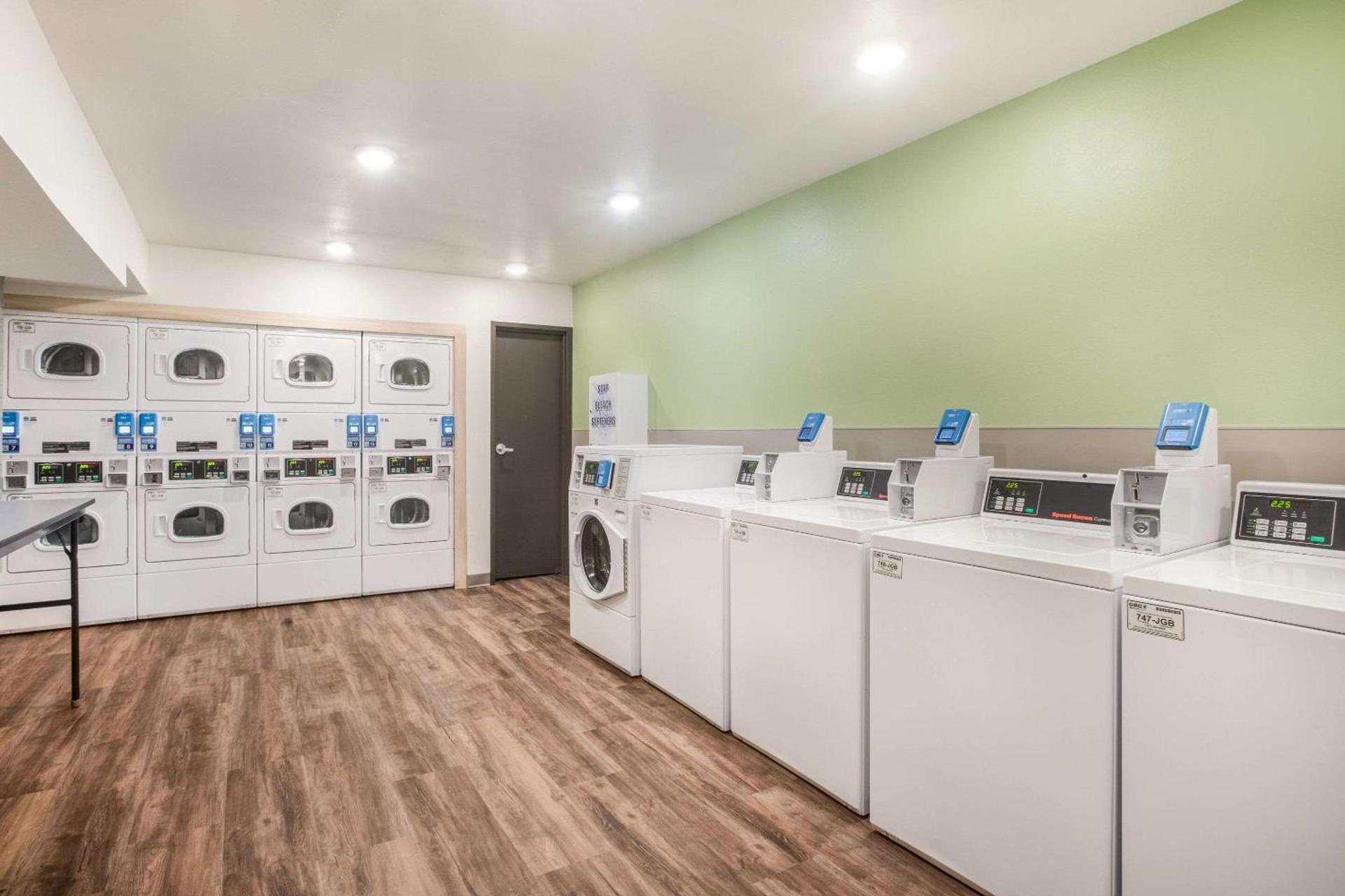 WoodSpring Suites Atlanta Newnan photo 29