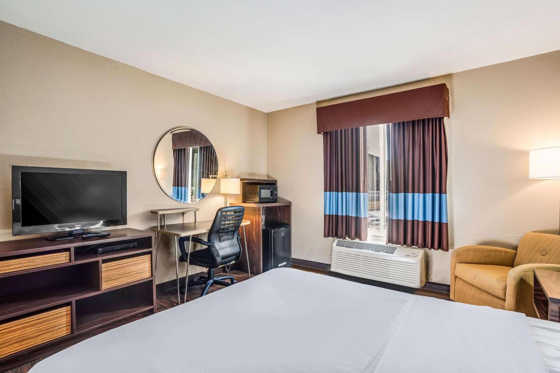 Quality Inn Calvert City - Paducah East photo 20