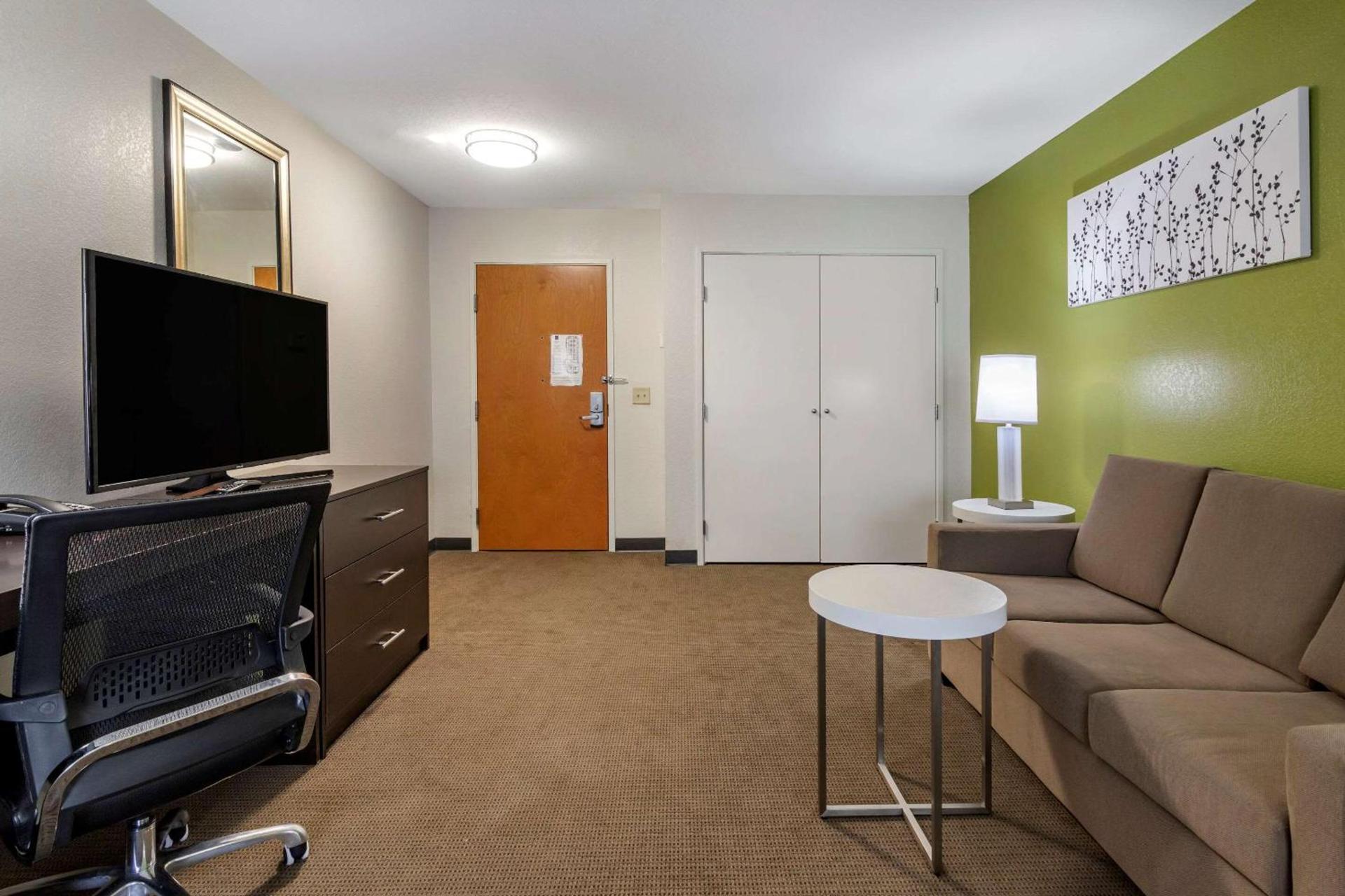 Sleep Inn & Suites Brunswick North photo 18