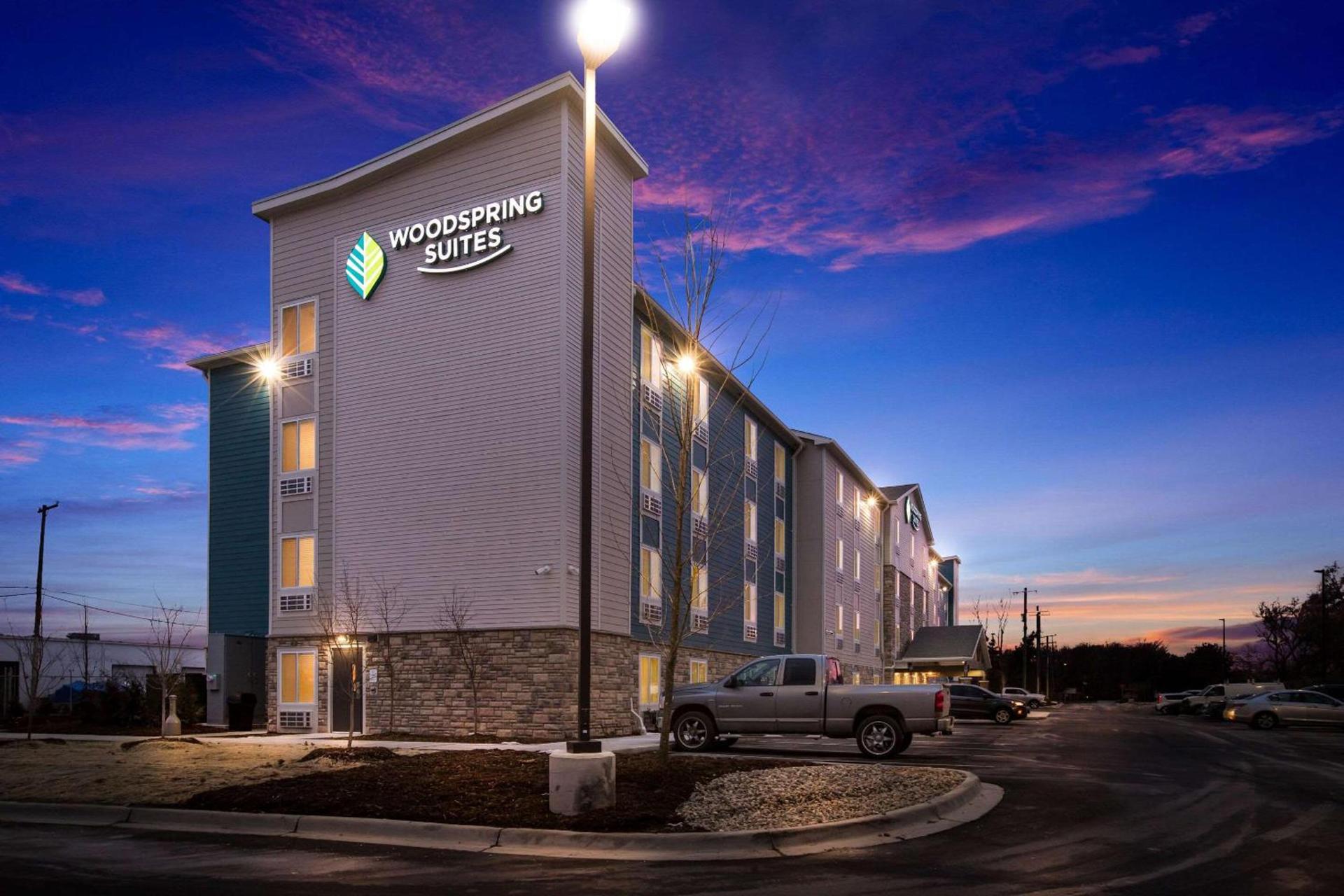 WoodSpring Suites Detroit Madison Heights photo 19