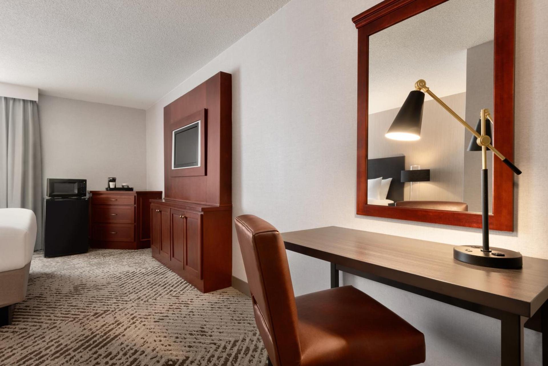 Wingate by Wyndham South Bend - Notre Dame photo 48