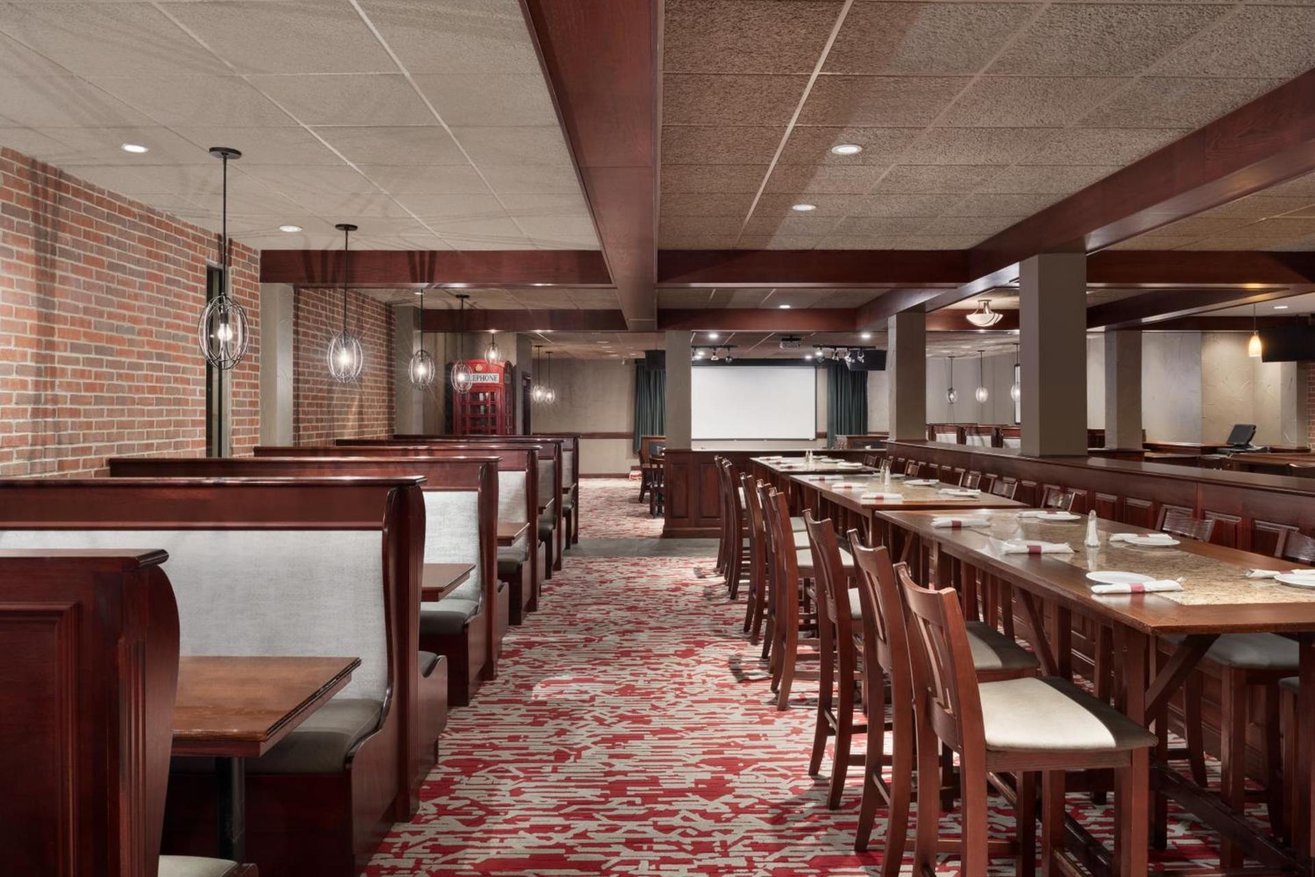 Wingate by Wyndham South Bend - Notre Dame photo 47