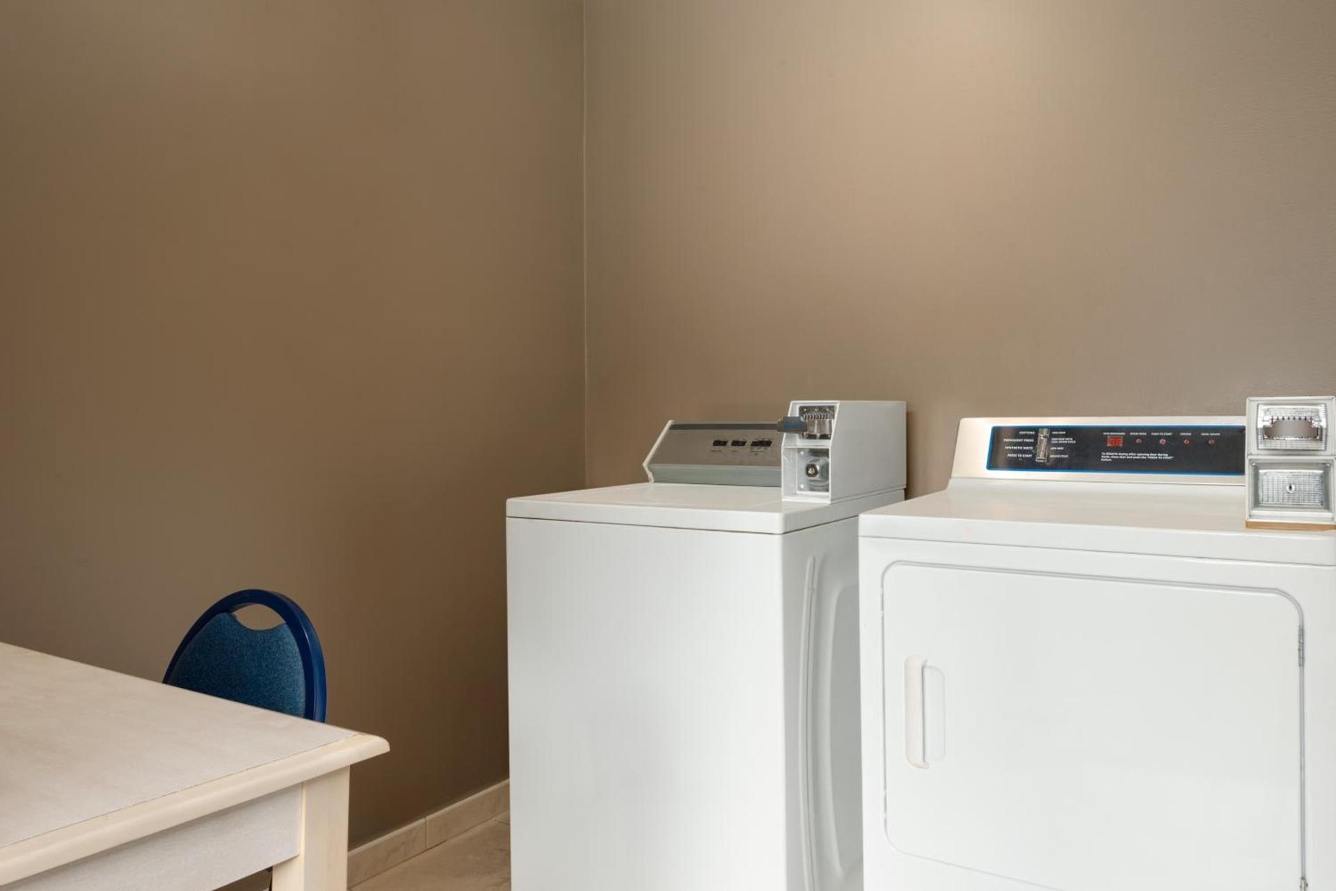 Wingate by Wyndham South Bend - Notre Dame photo 53