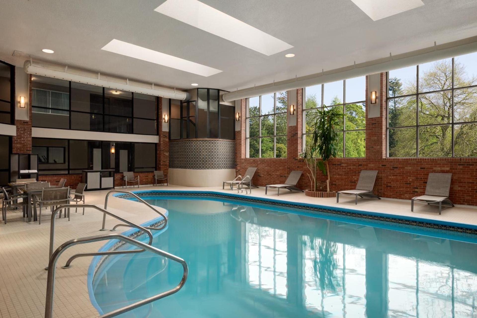 Wingate by Wyndham South Bend - Notre Dame photo 46