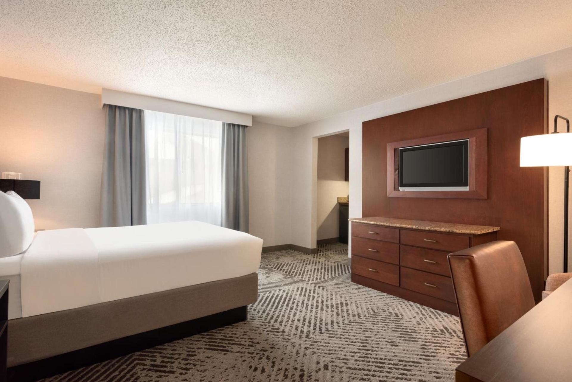 Wingate by Wyndham South Bend - Notre Dame photo 50