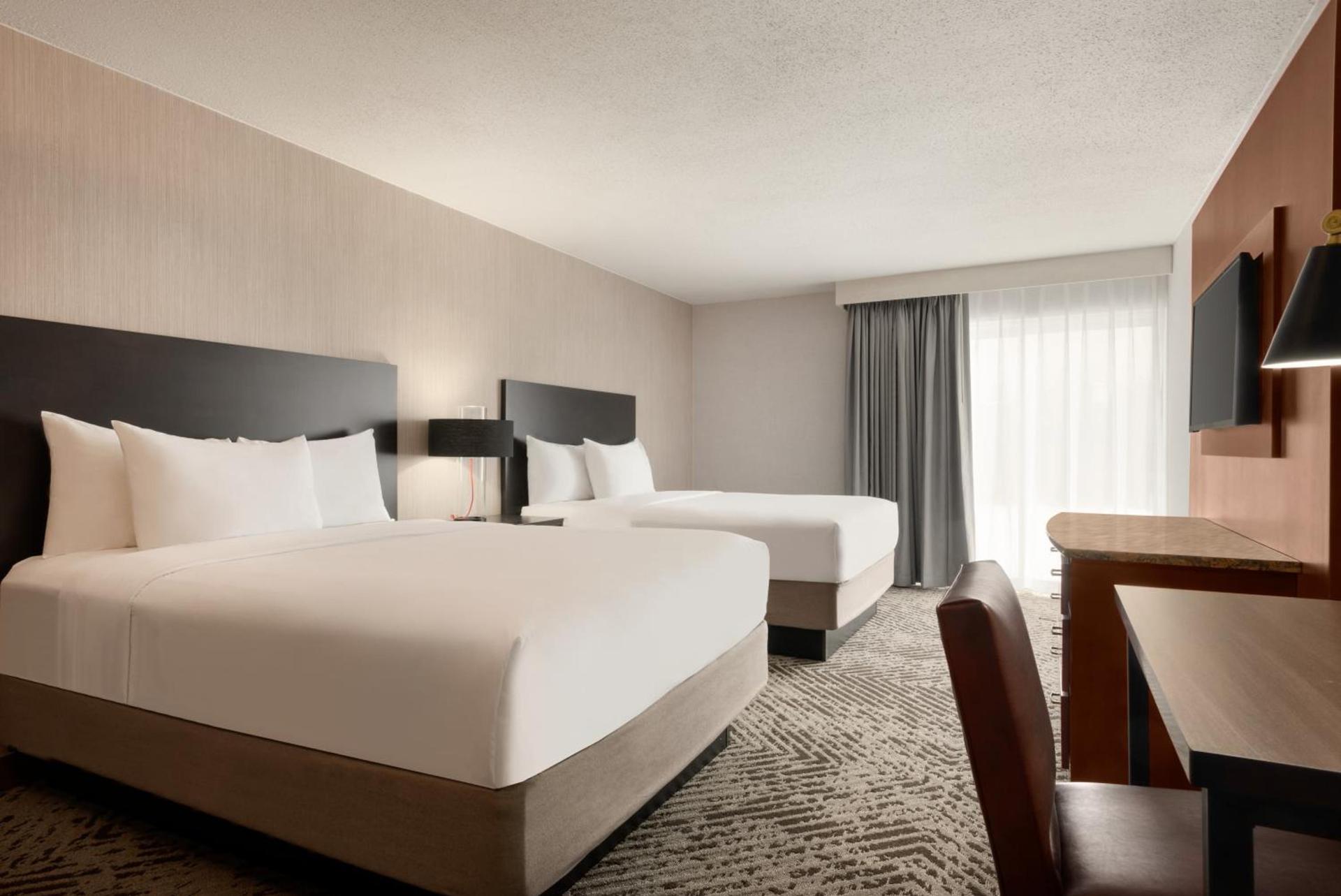 Wingate by Wyndham South Bend - Notre Dame photo 55