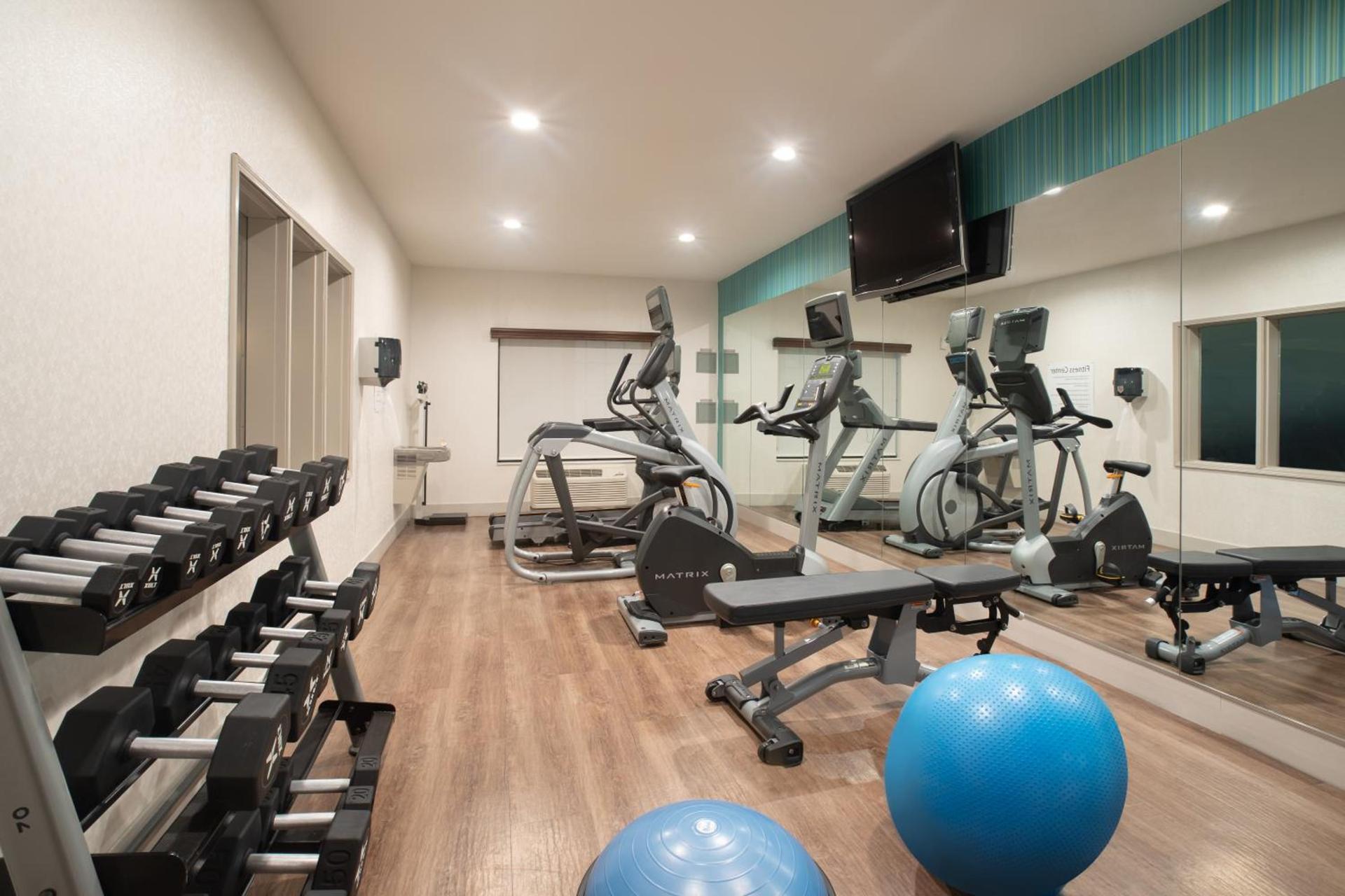 Holiday Inn Express Hotel & Suites Longmont by IHG photo 33