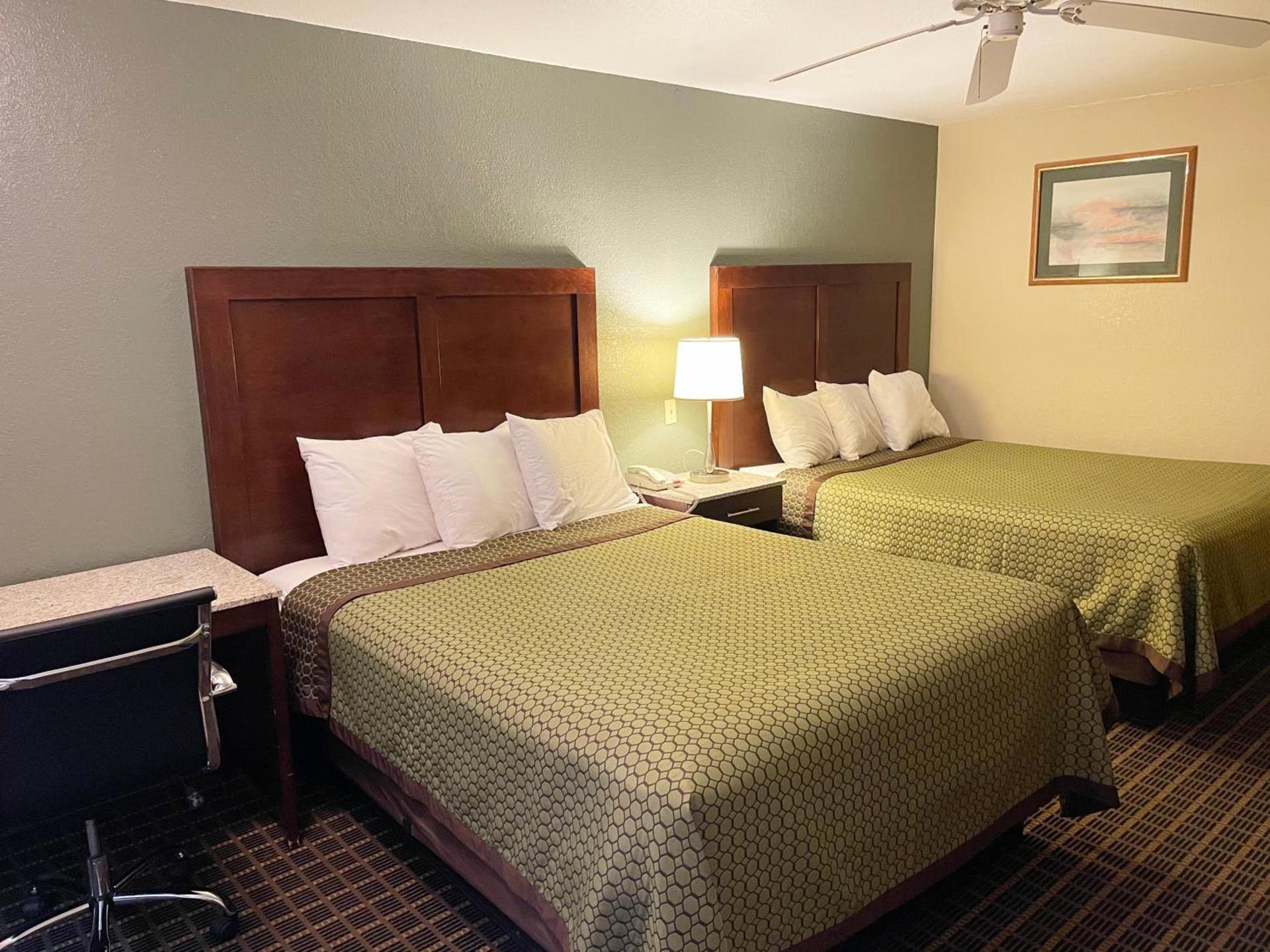 Great Western Inn & Suites photo 9