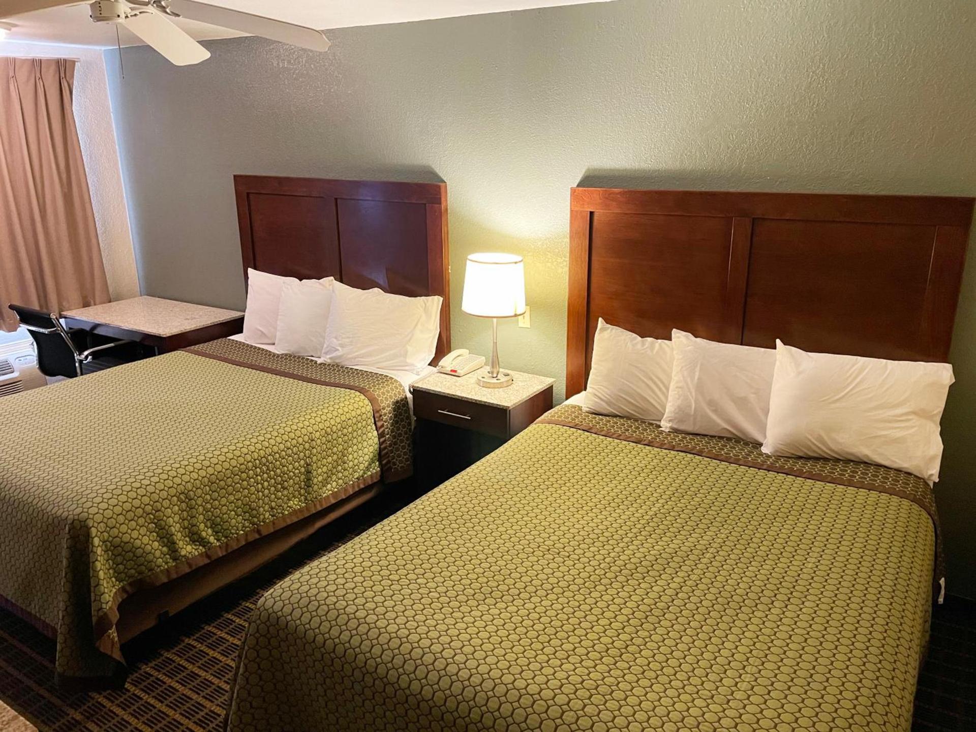 Great Western Inn & Suites photo 8