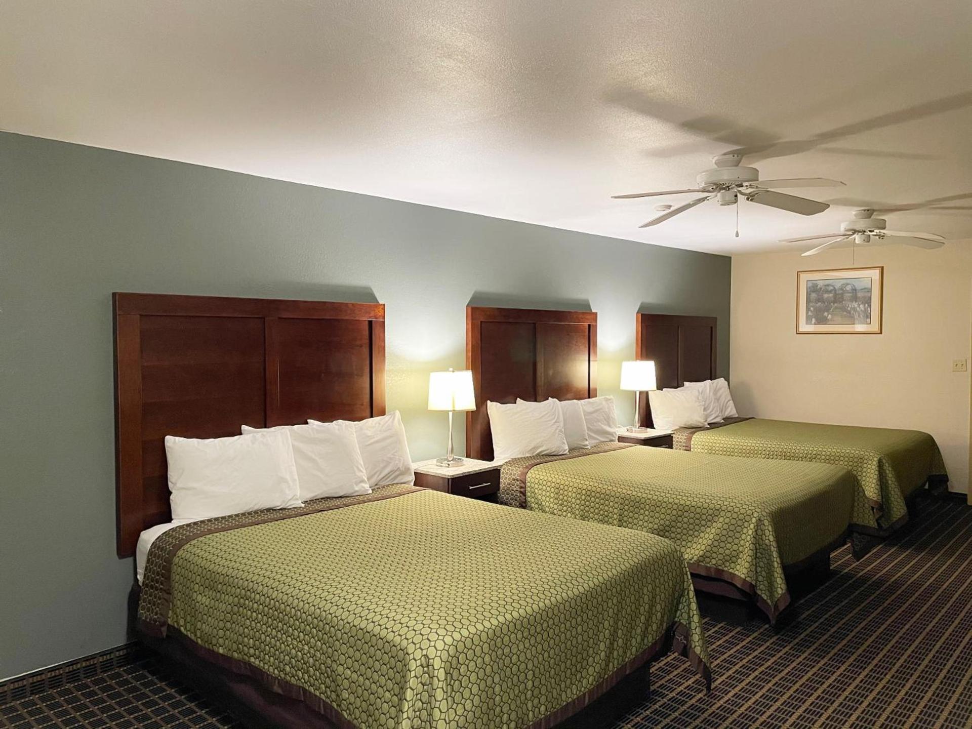 Great Western Inn & Suites photo 14