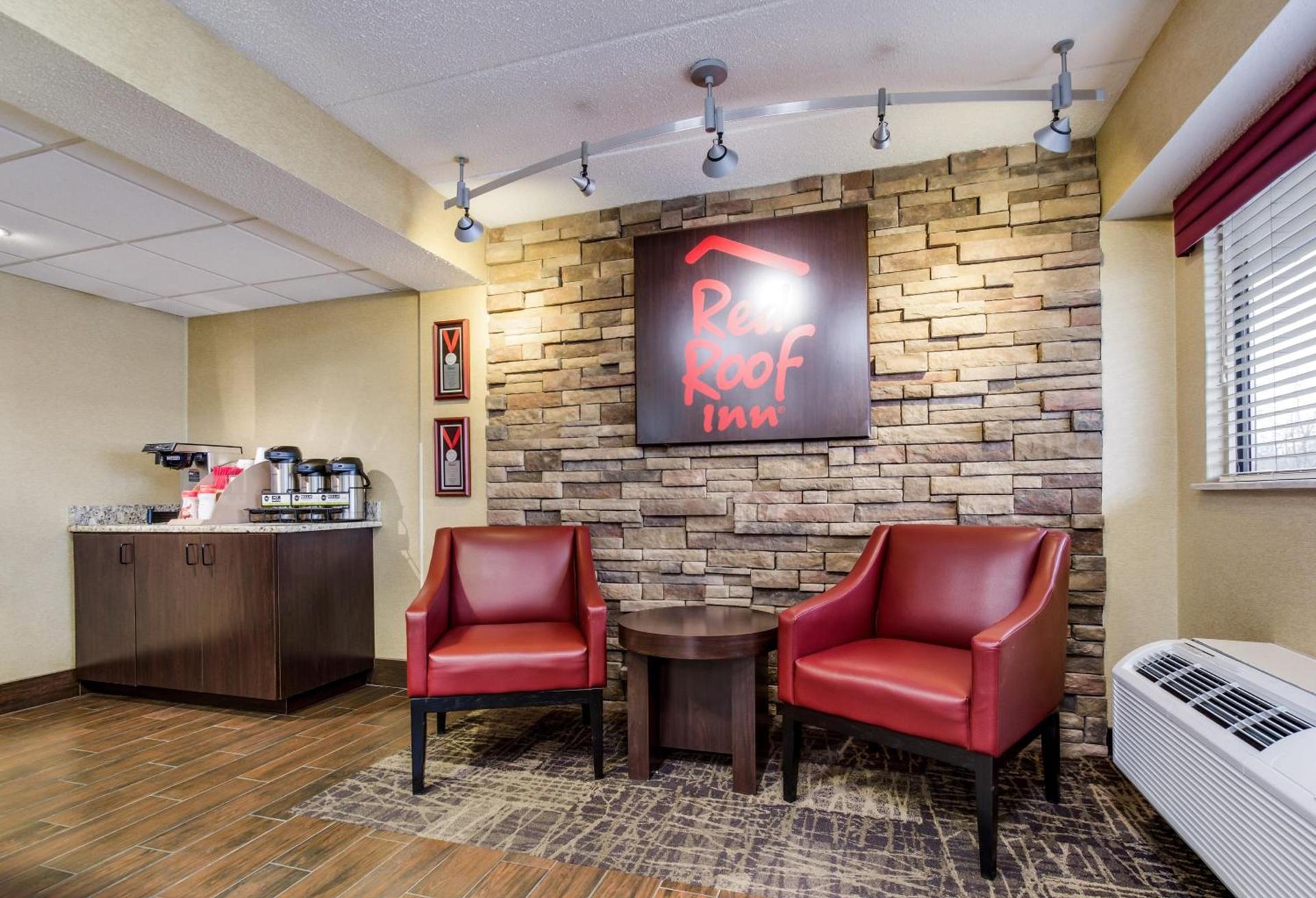Red Roof Inn Lexington photo 7