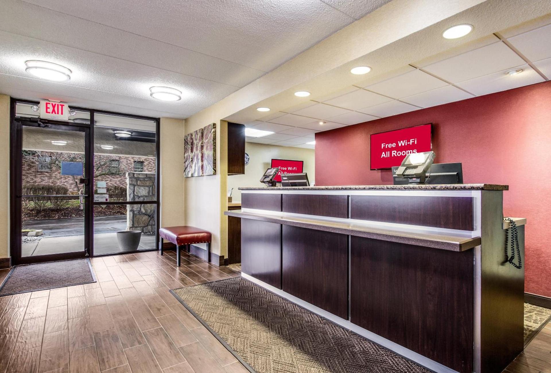 Red Roof Inn Lexington photo 6